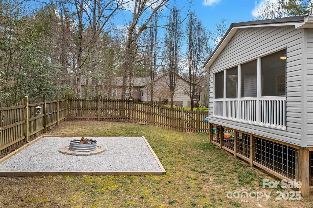 2691 Laurel Pointe Drive — Morganton