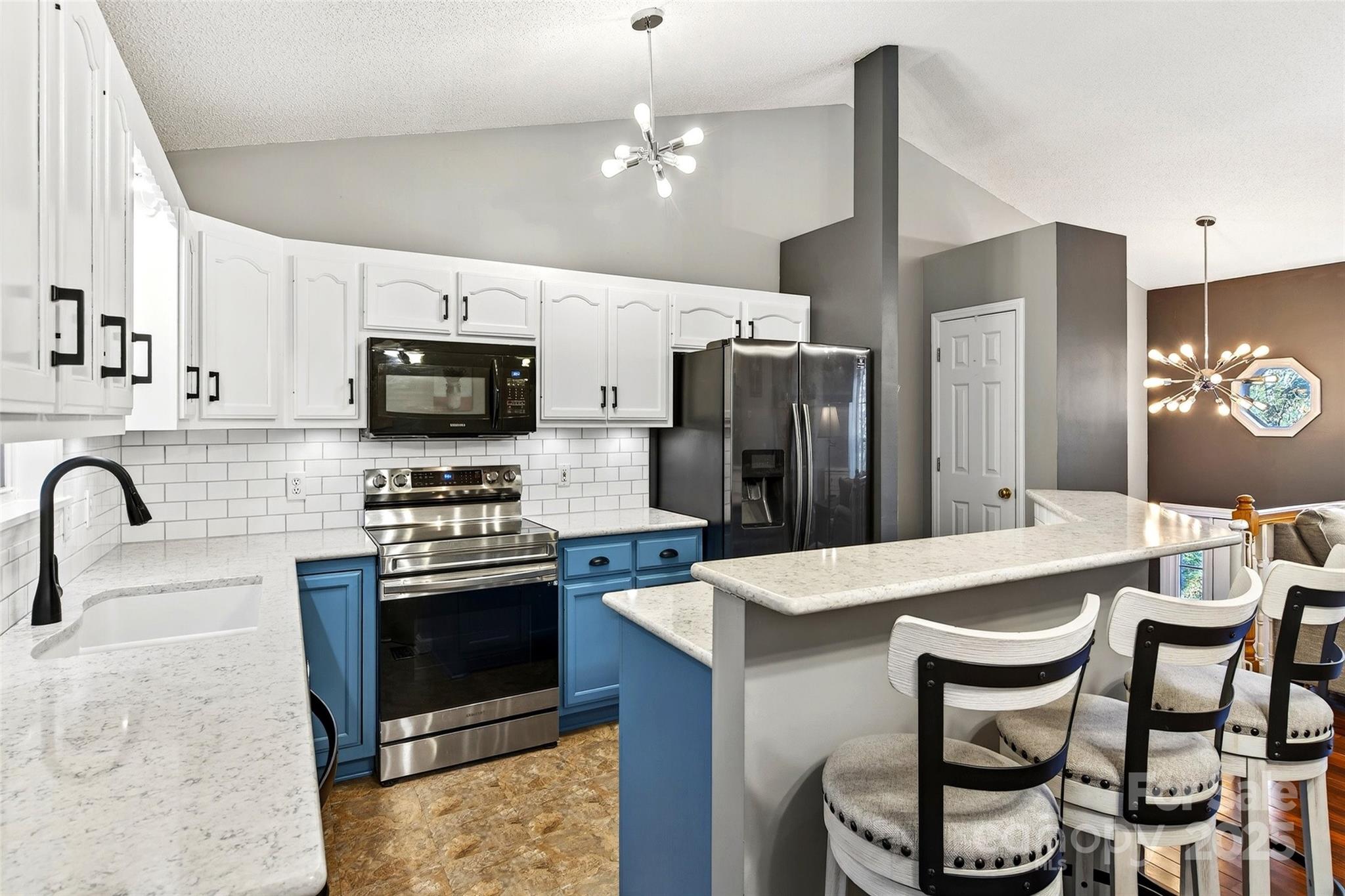 2691 Laurel Pointe Drive — Morganton