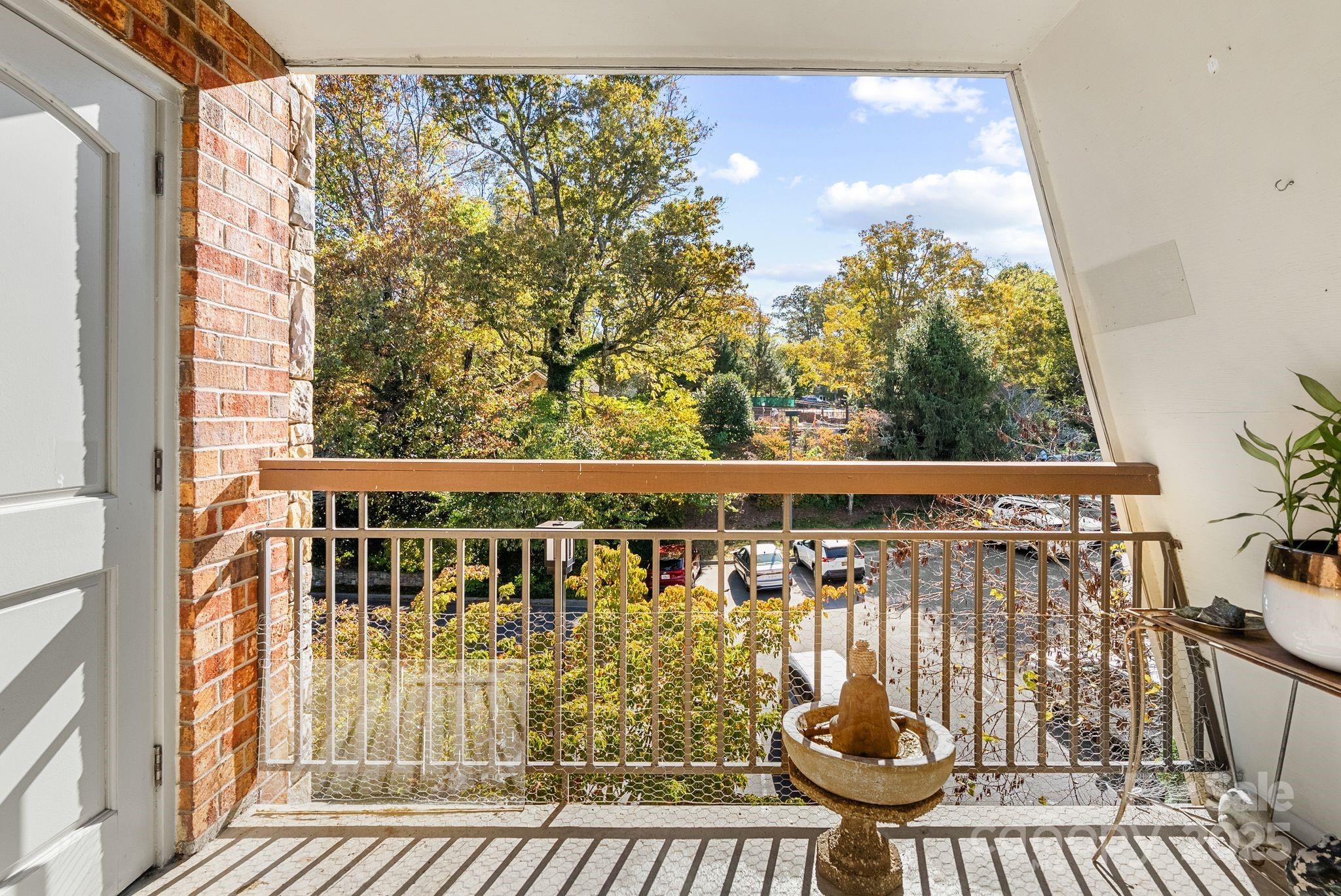 429 Bowling Park Road — Asheville