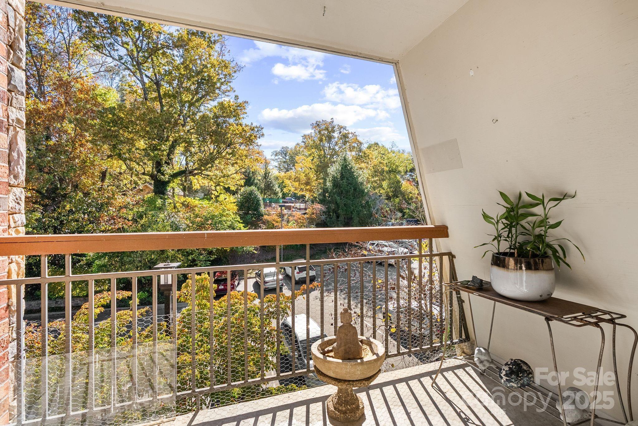 429 Bowling Park Road — Asheville