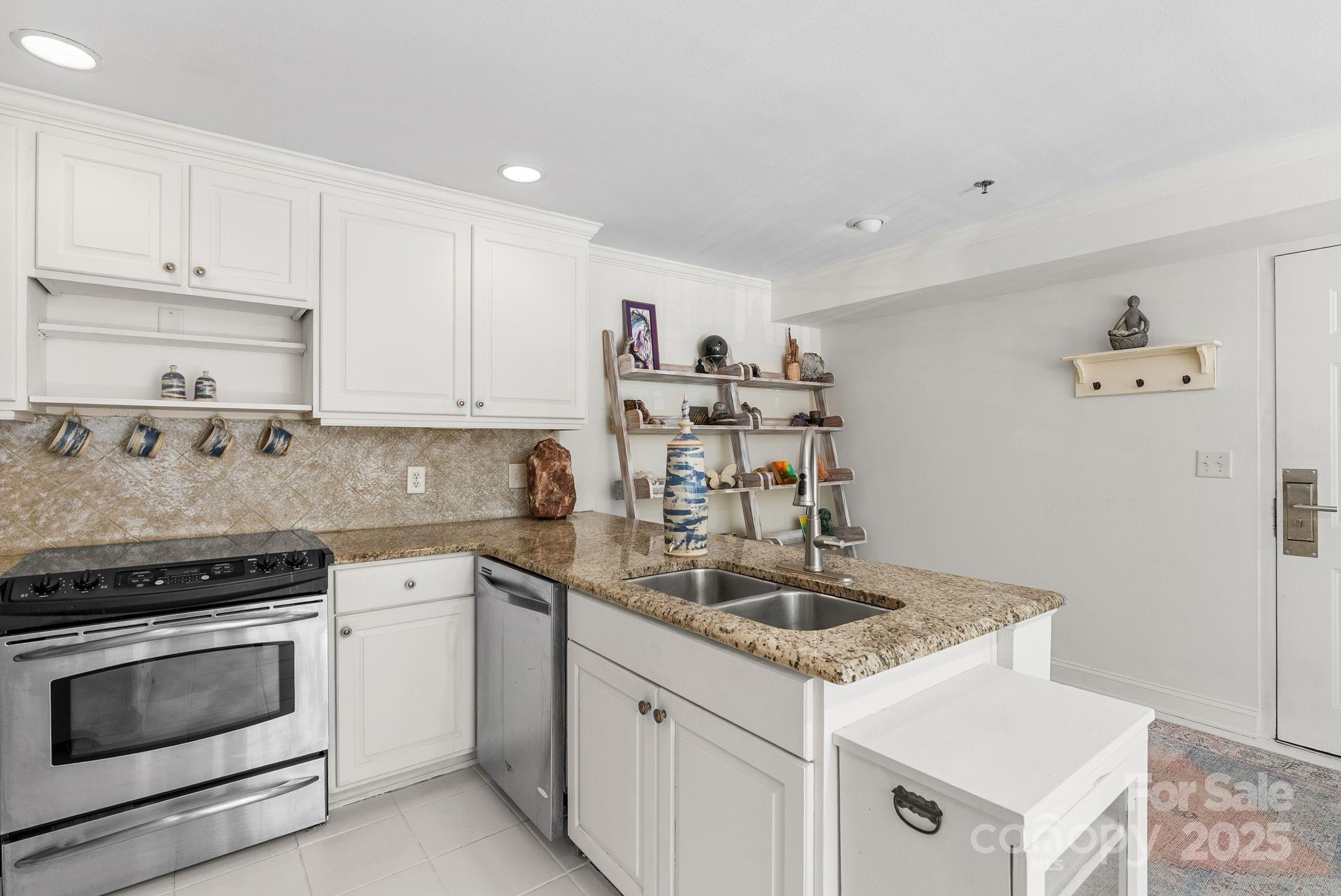 429 Bowling Park Road — Asheville