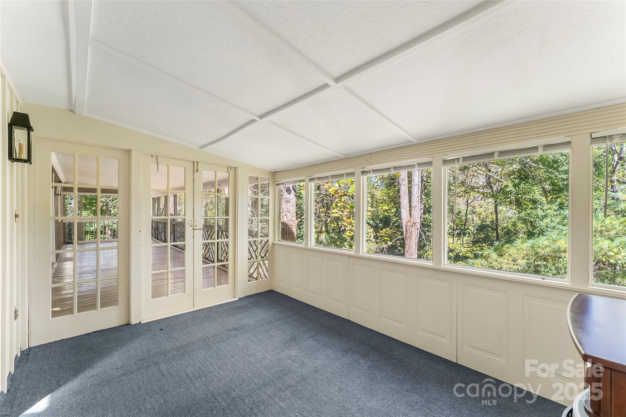 212 Riverside Drive — Morganton