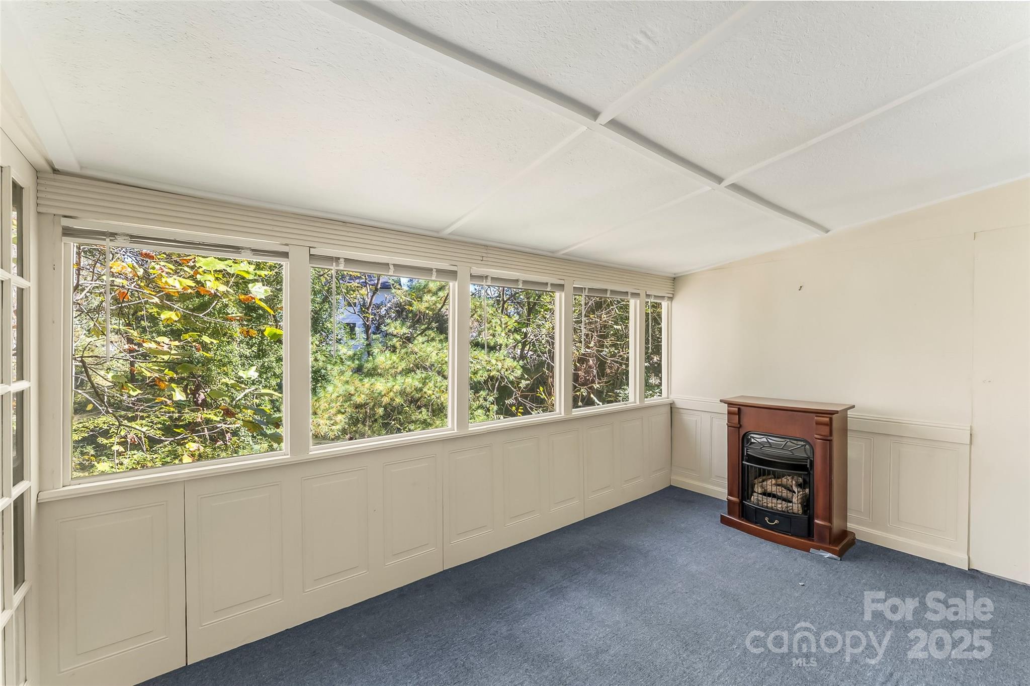 212 Riverside Drive — Morganton