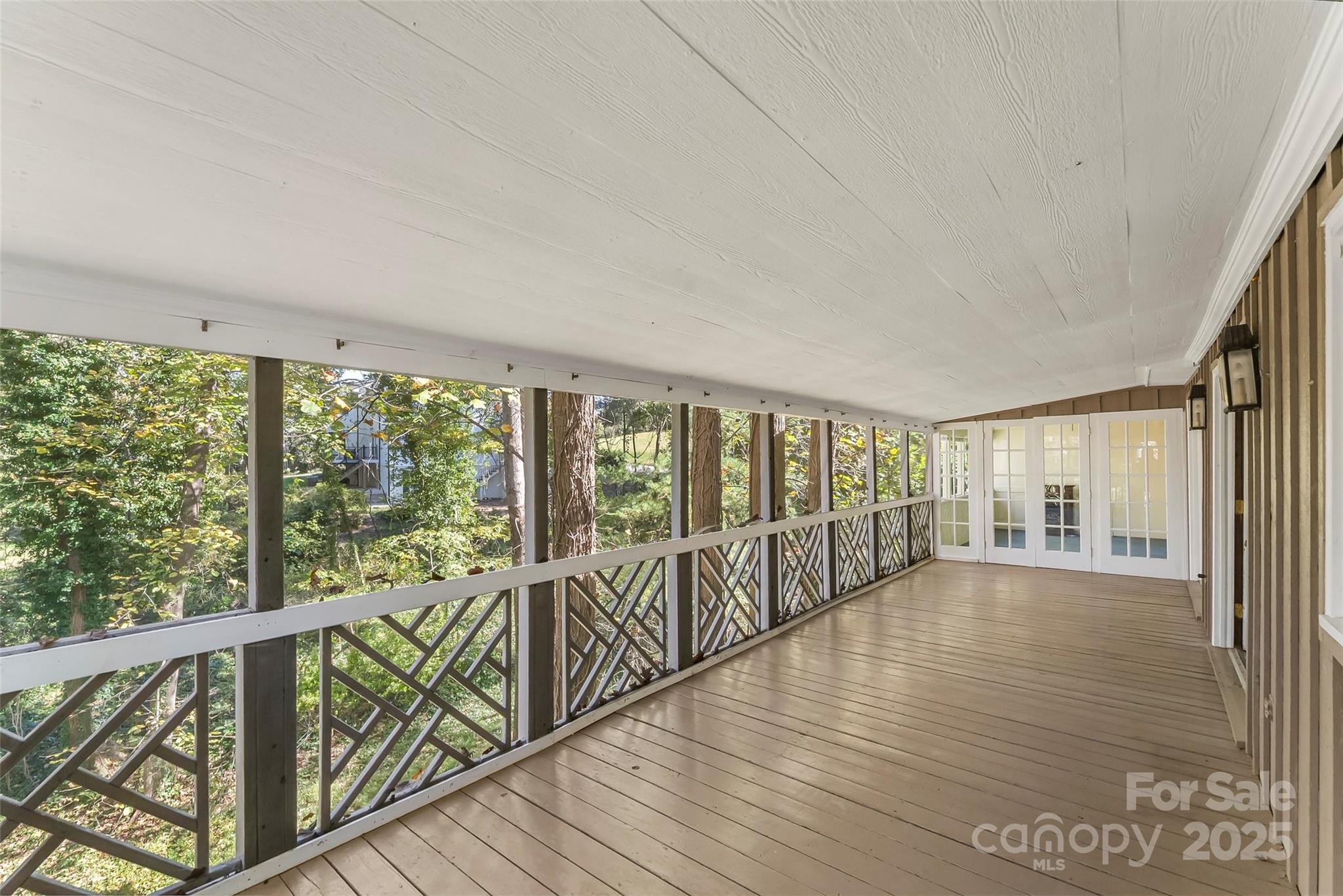 212 Riverside Drive — Morganton