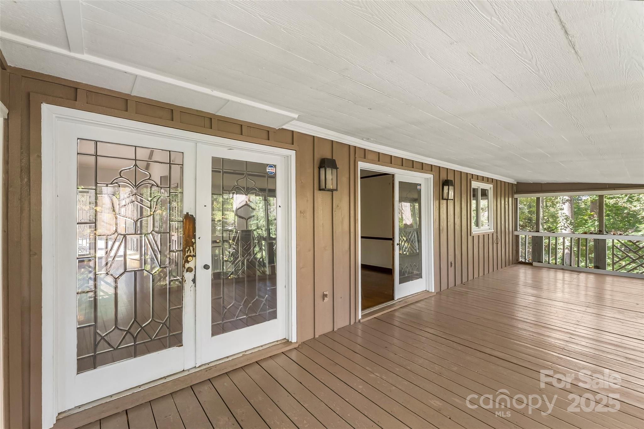 212 Riverside Drive — Morganton