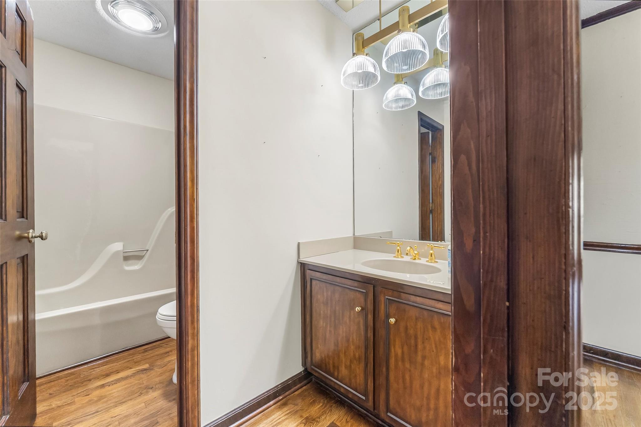 212 Riverside Drive — Morganton