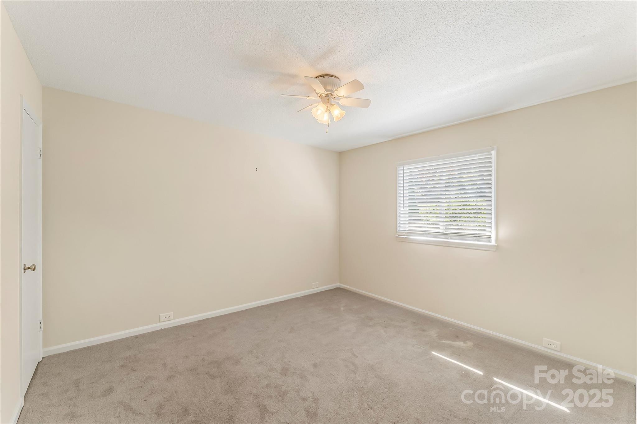 212 Riverside Drive — Morganton