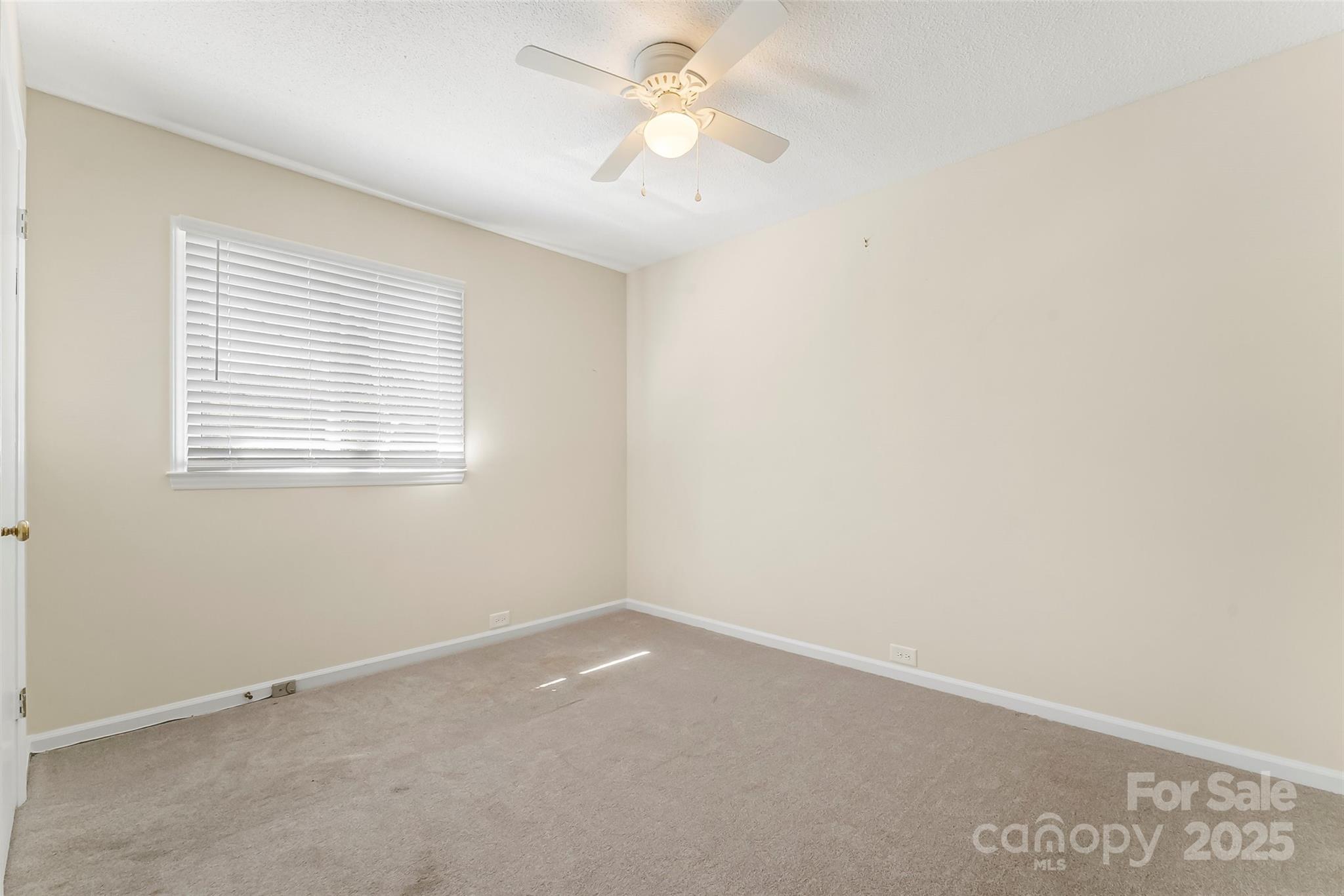212 Riverside Drive — Morganton
