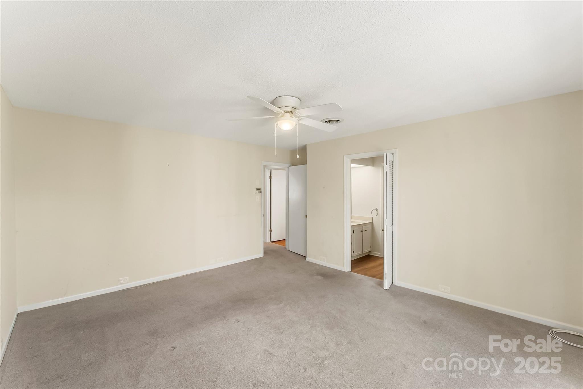 212 Riverside Drive — Morganton