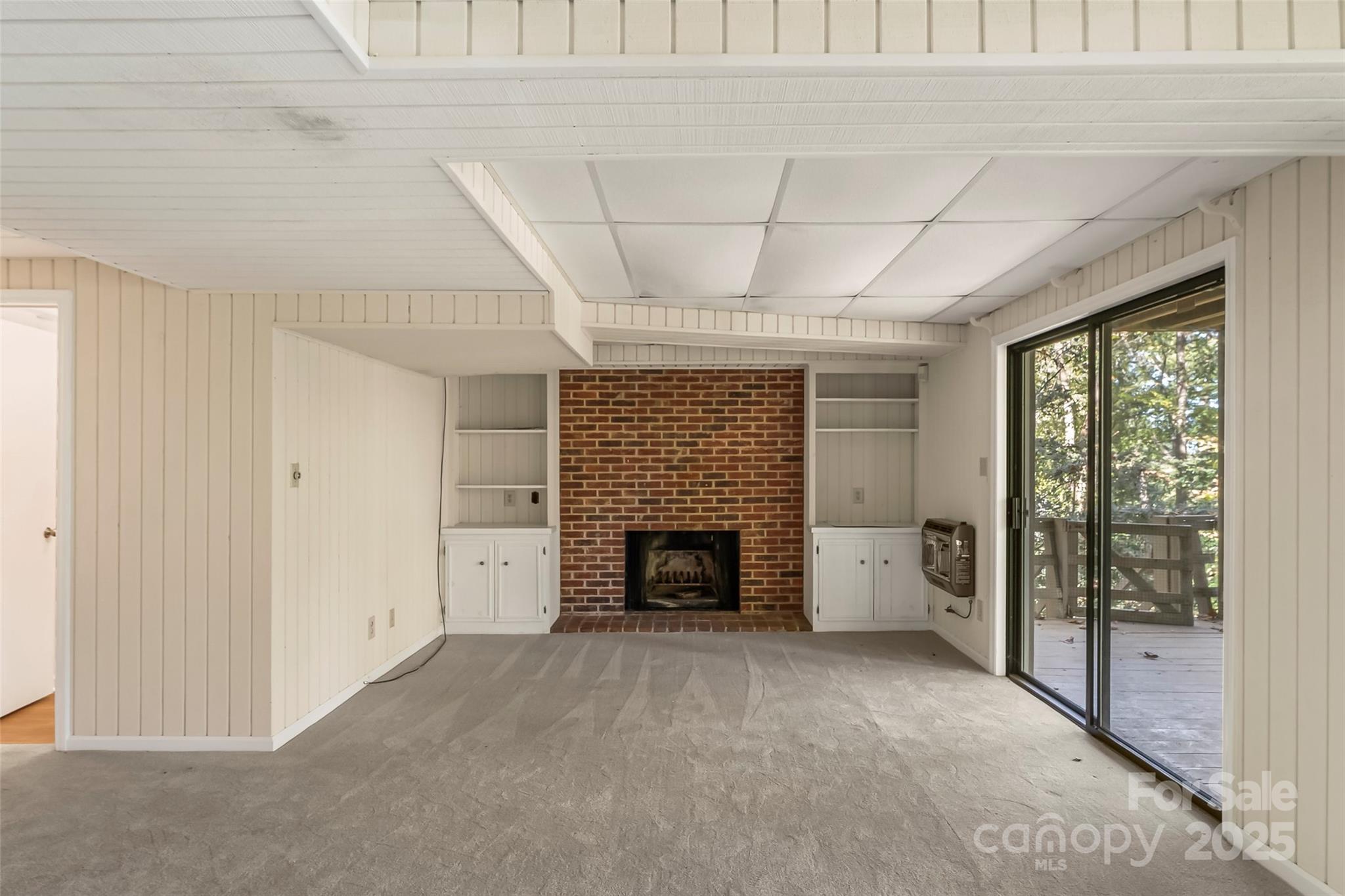 212 Riverside Drive — Morganton