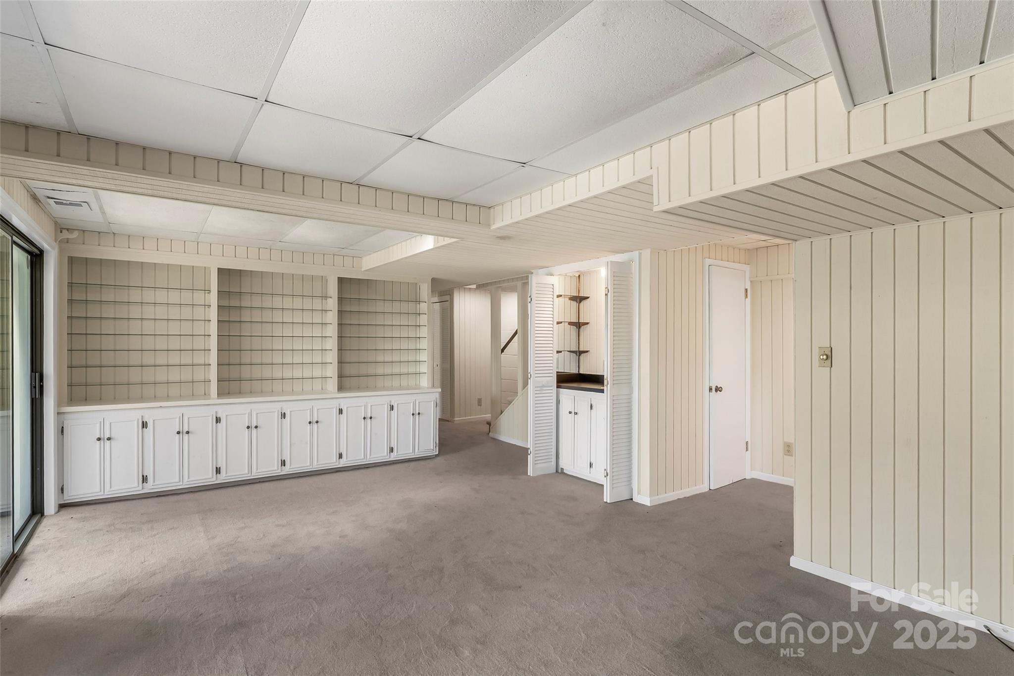 212 Riverside Drive — Morganton