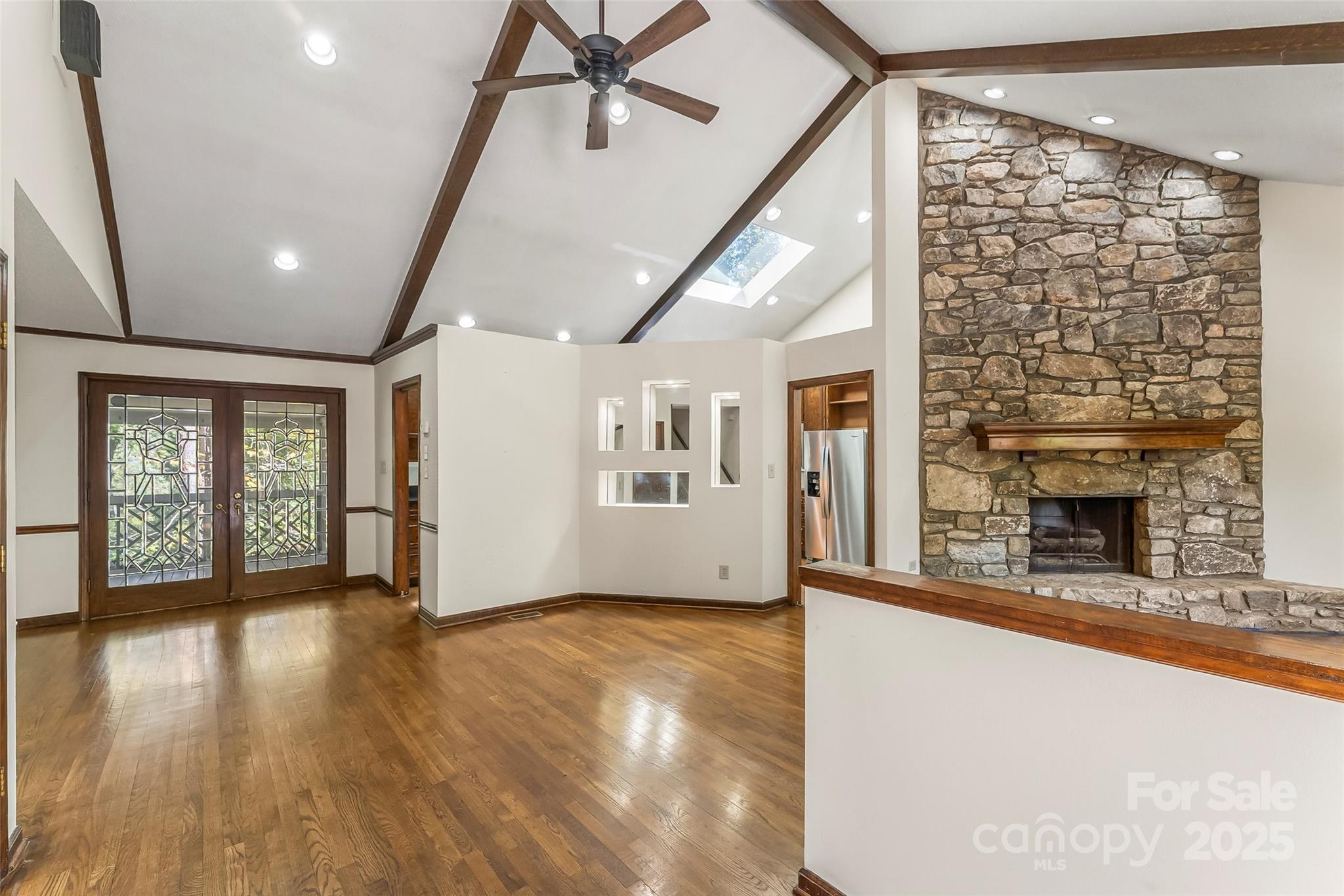 212 Riverside Drive — Morganton