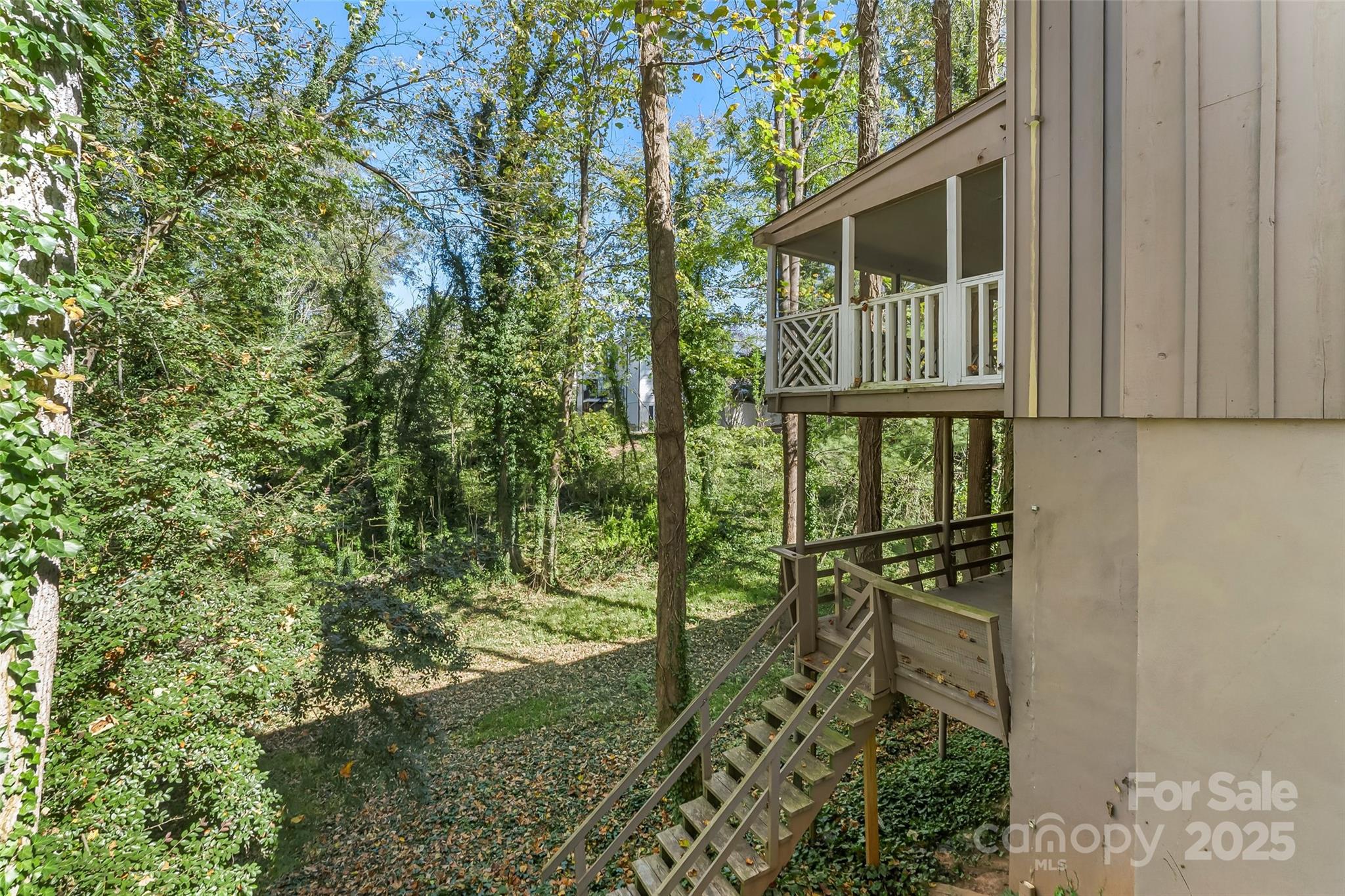 212 Riverside Drive — Morganton