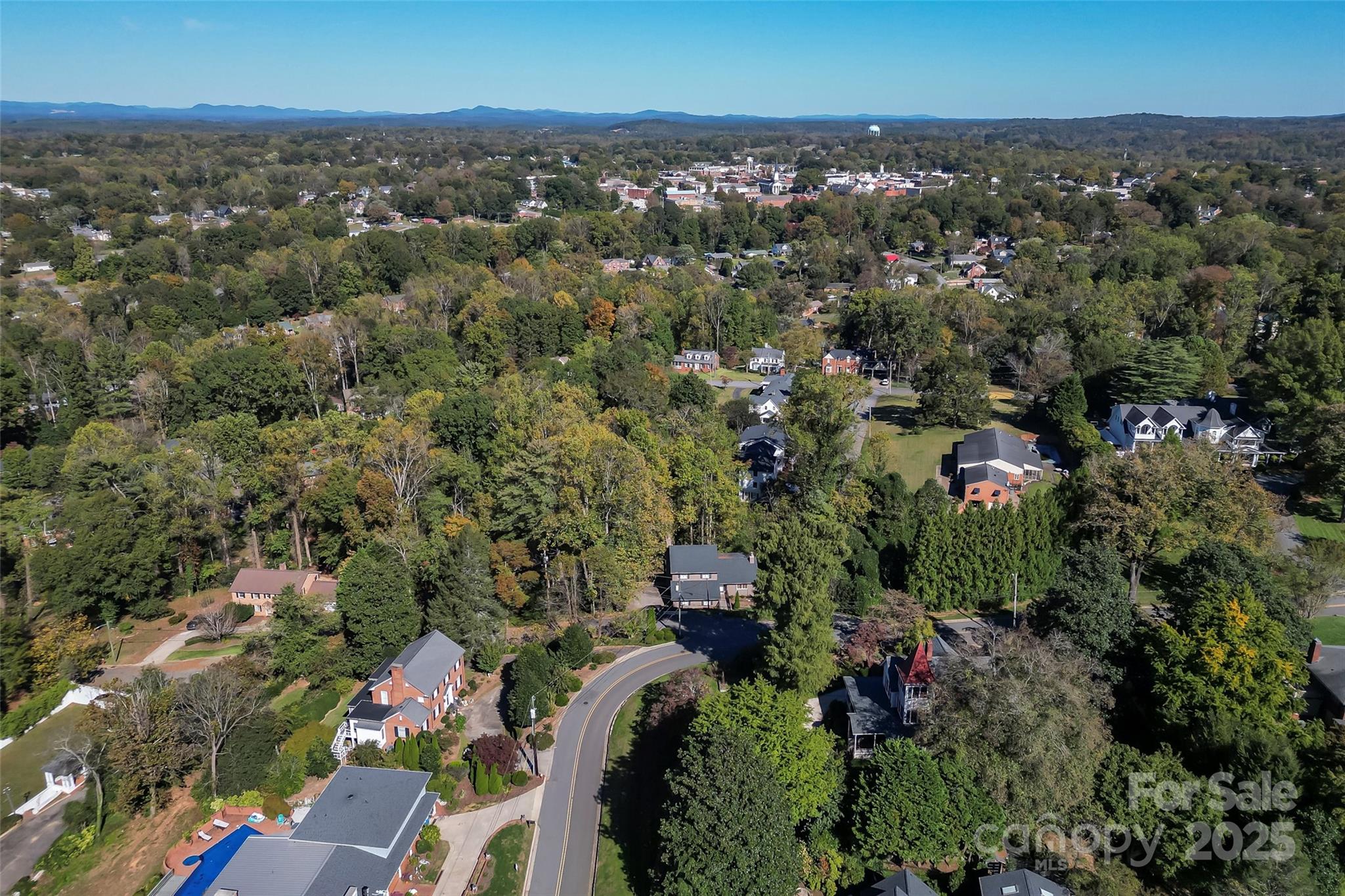 212 Riverside Drive — Morganton