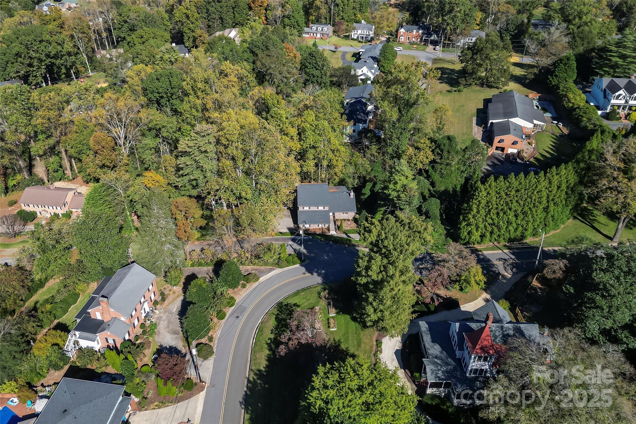 212 Riverside Drive — Morganton