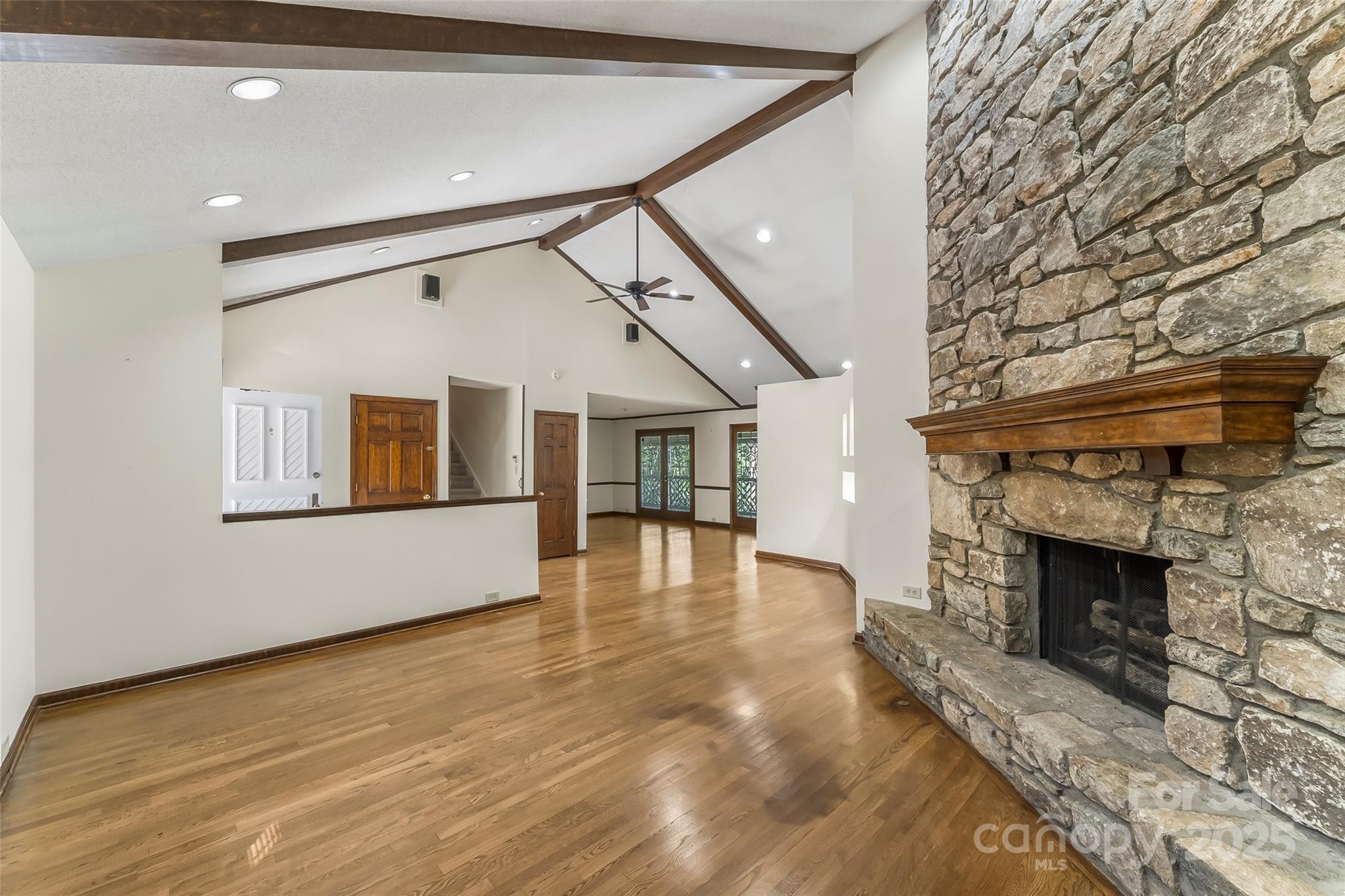 212 Riverside Drive — Morganton