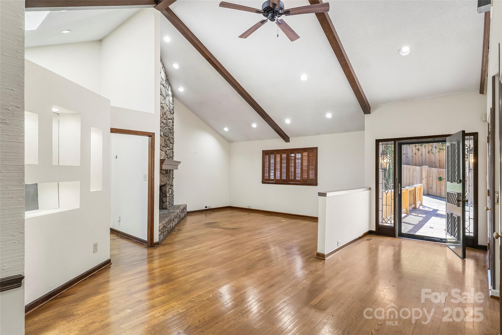 212 Riverside Drive — Morganton