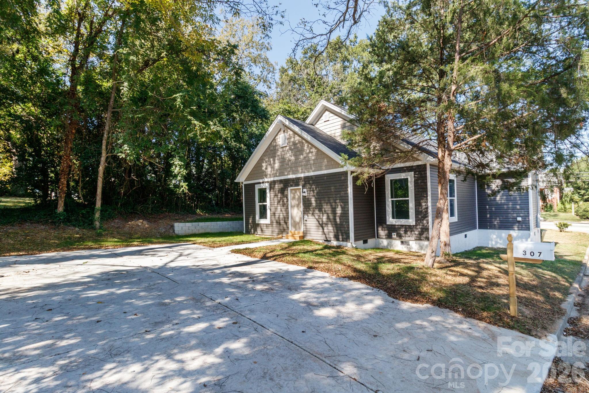 307 E Arch Street — Lancaster