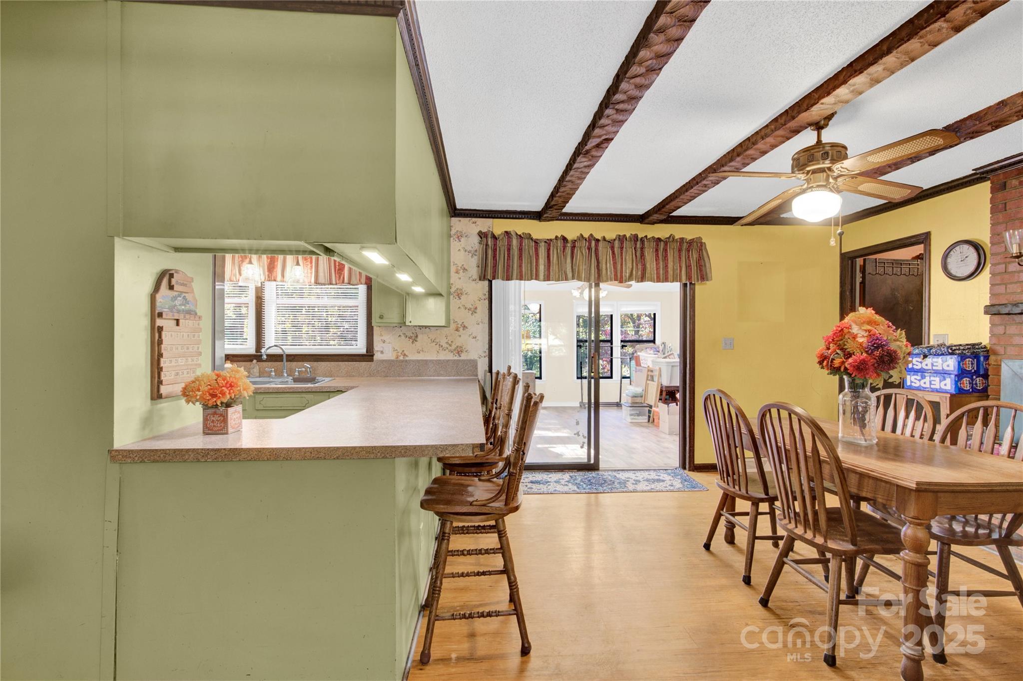 841 Knowles Drive — Dallas