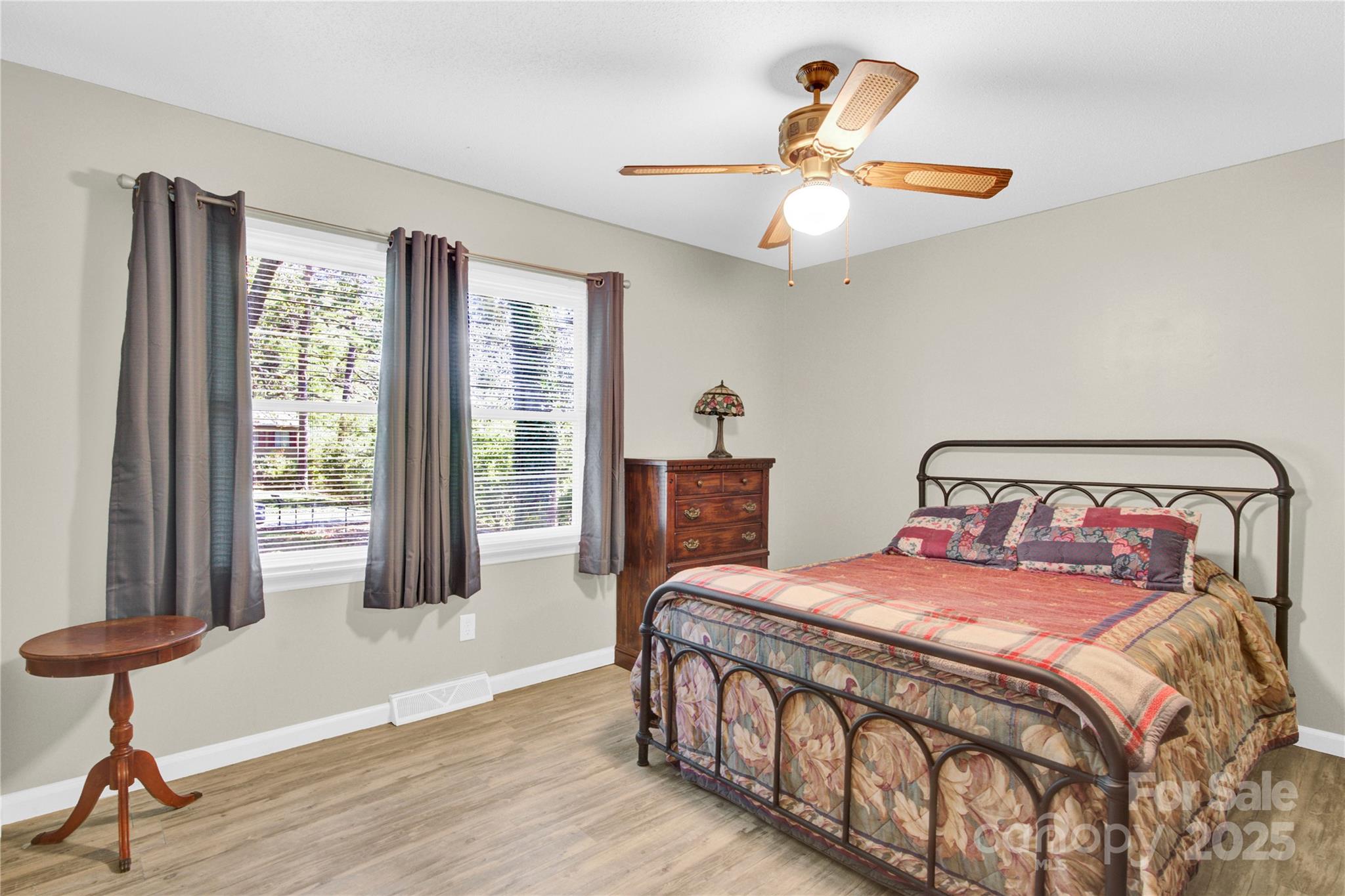 841 Knowles Drive — Dallas
