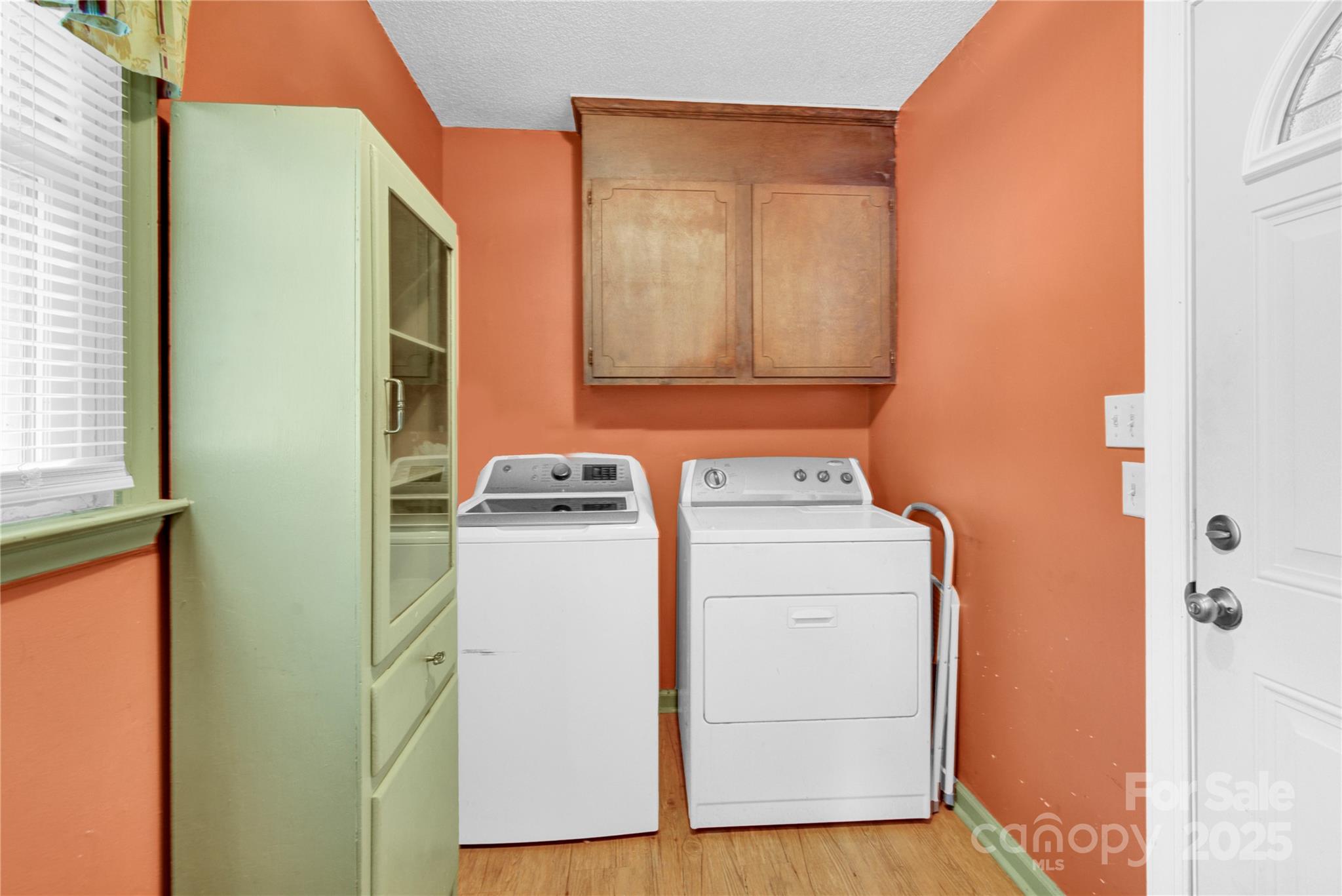 841 Knowles Drive — Dallas