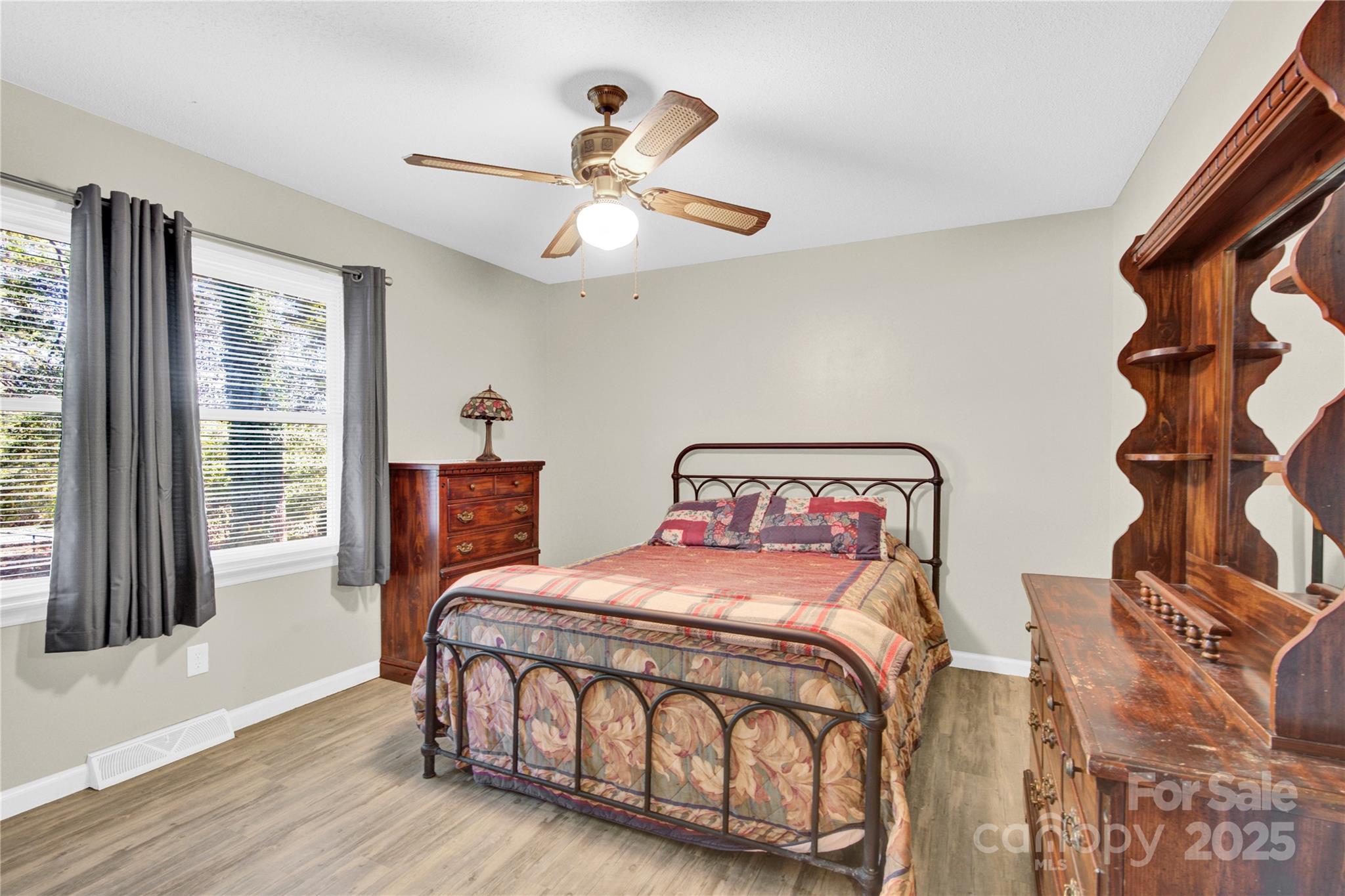 841 Knowles Drive — Dallas