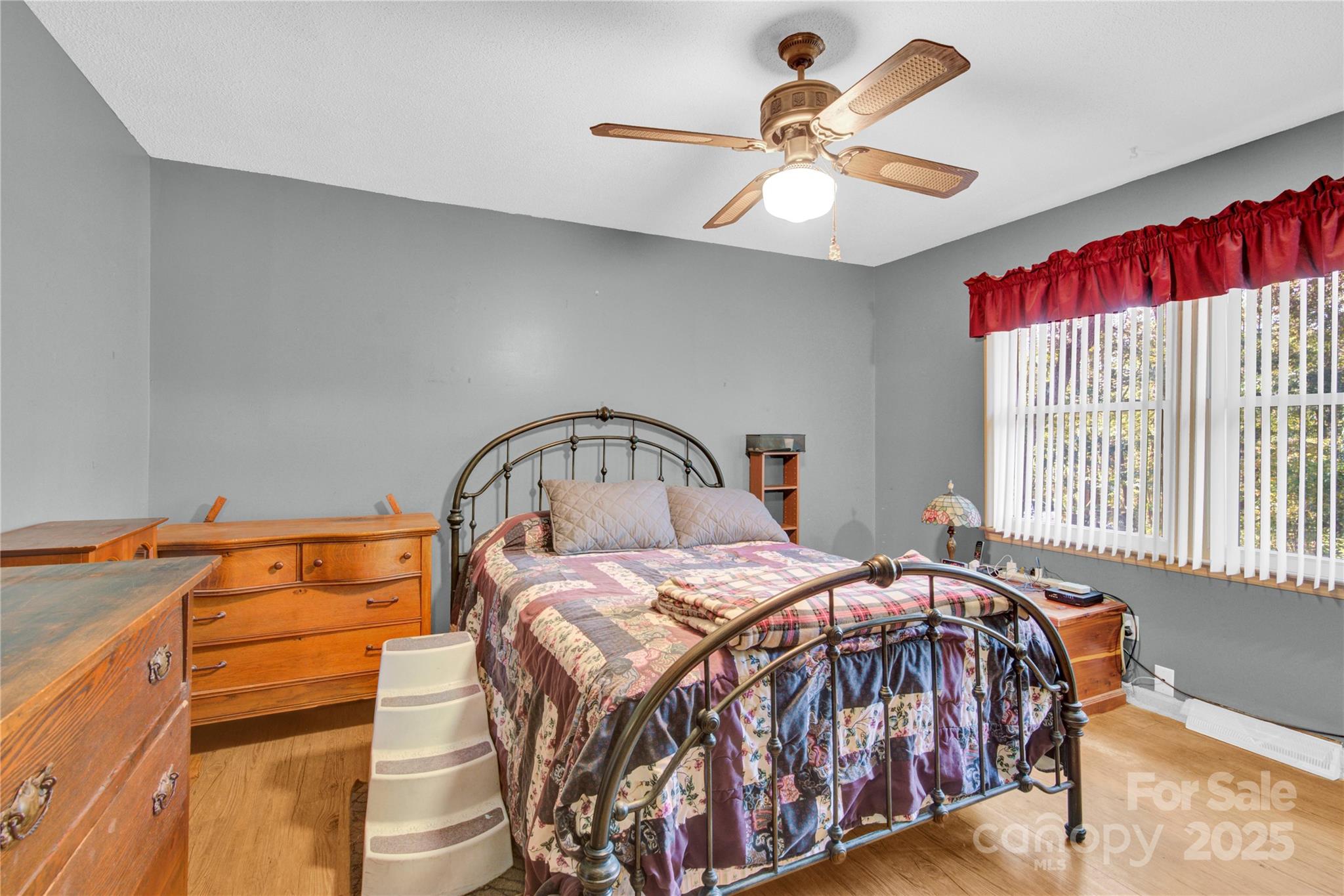 841 Knowles Drive — Dallas