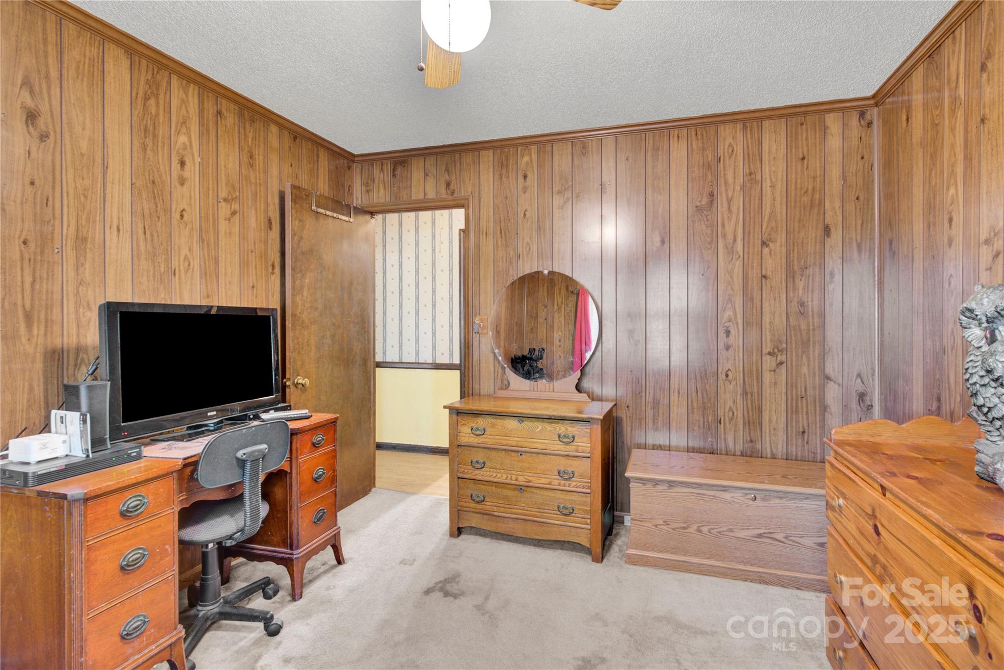 841 Knowles Drive — Dallas