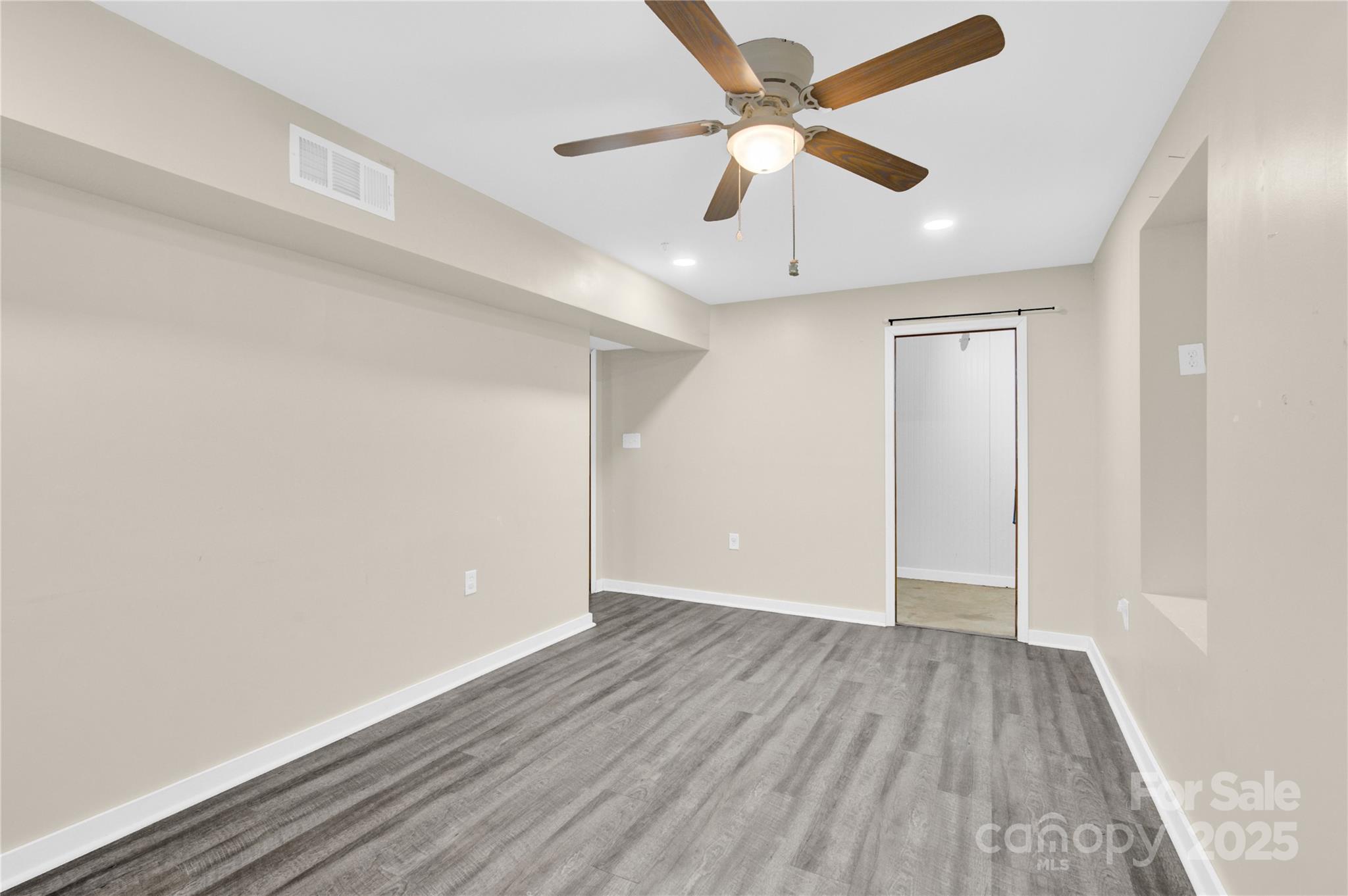 841 Knowles Drive — Dallas