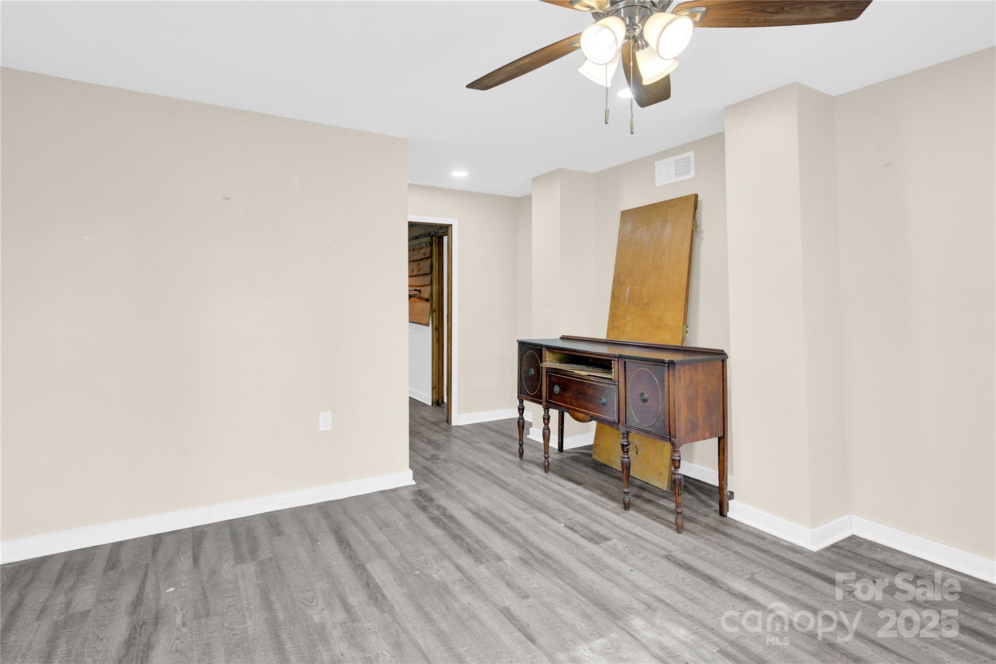 841 Knowles Drive — Dallas
