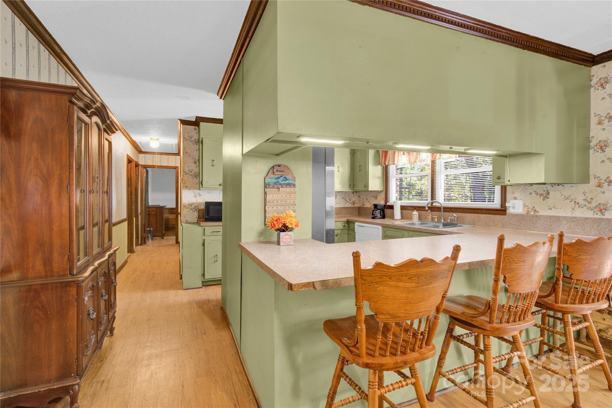 841 Knowles Drive — Dallas