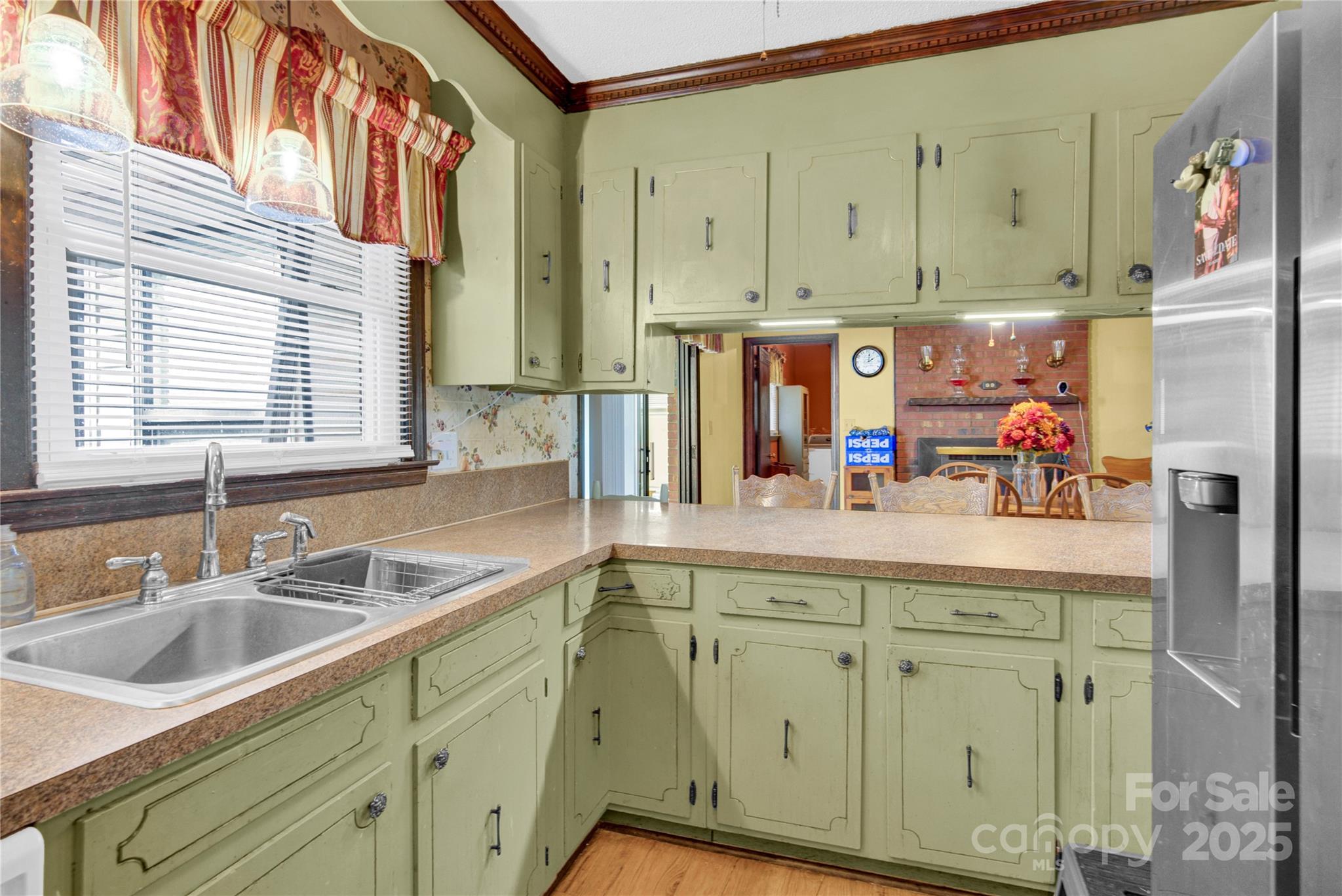 841 Knowles Drive — Dallas