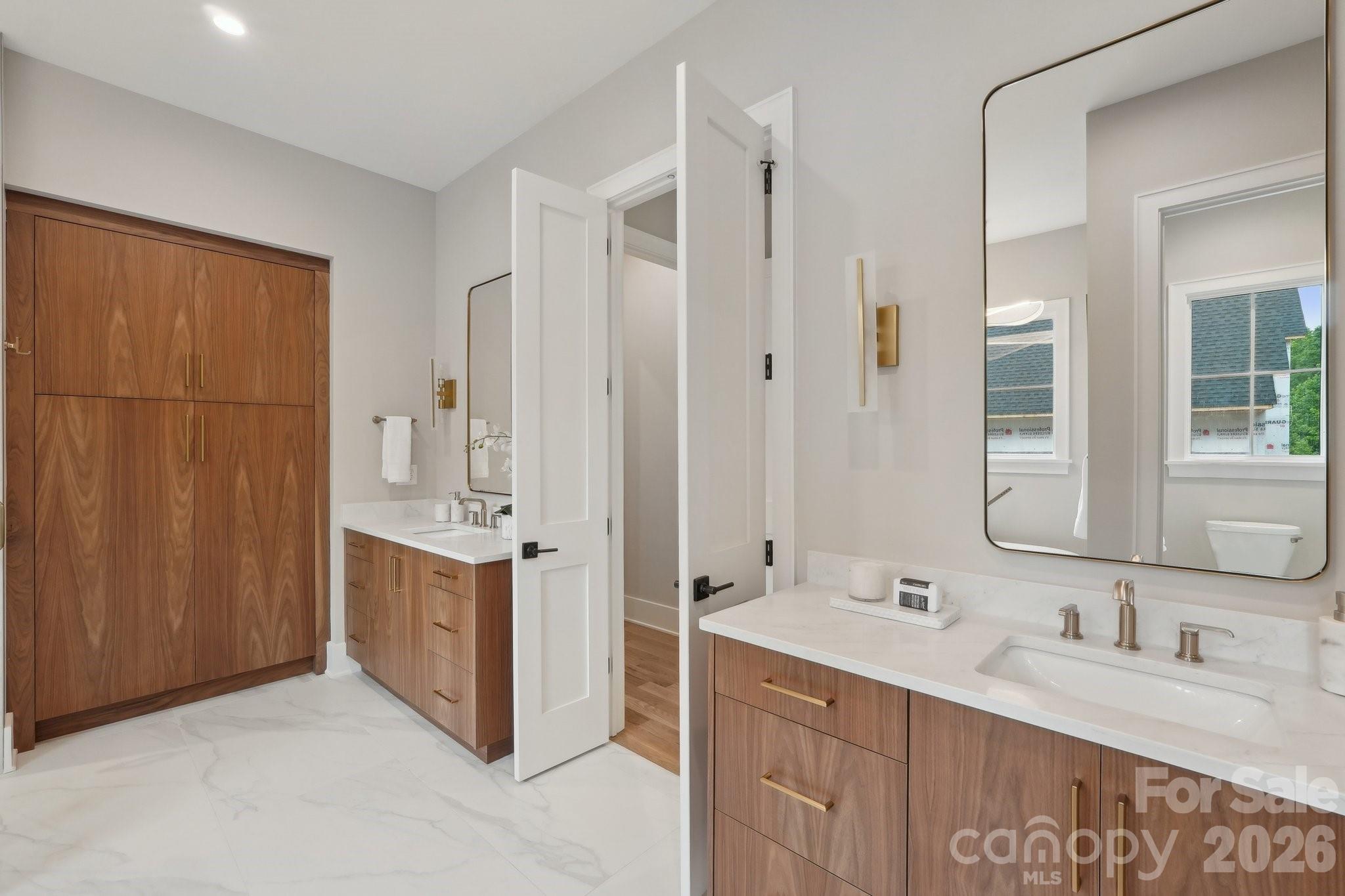 213 Crest Court — Weddington