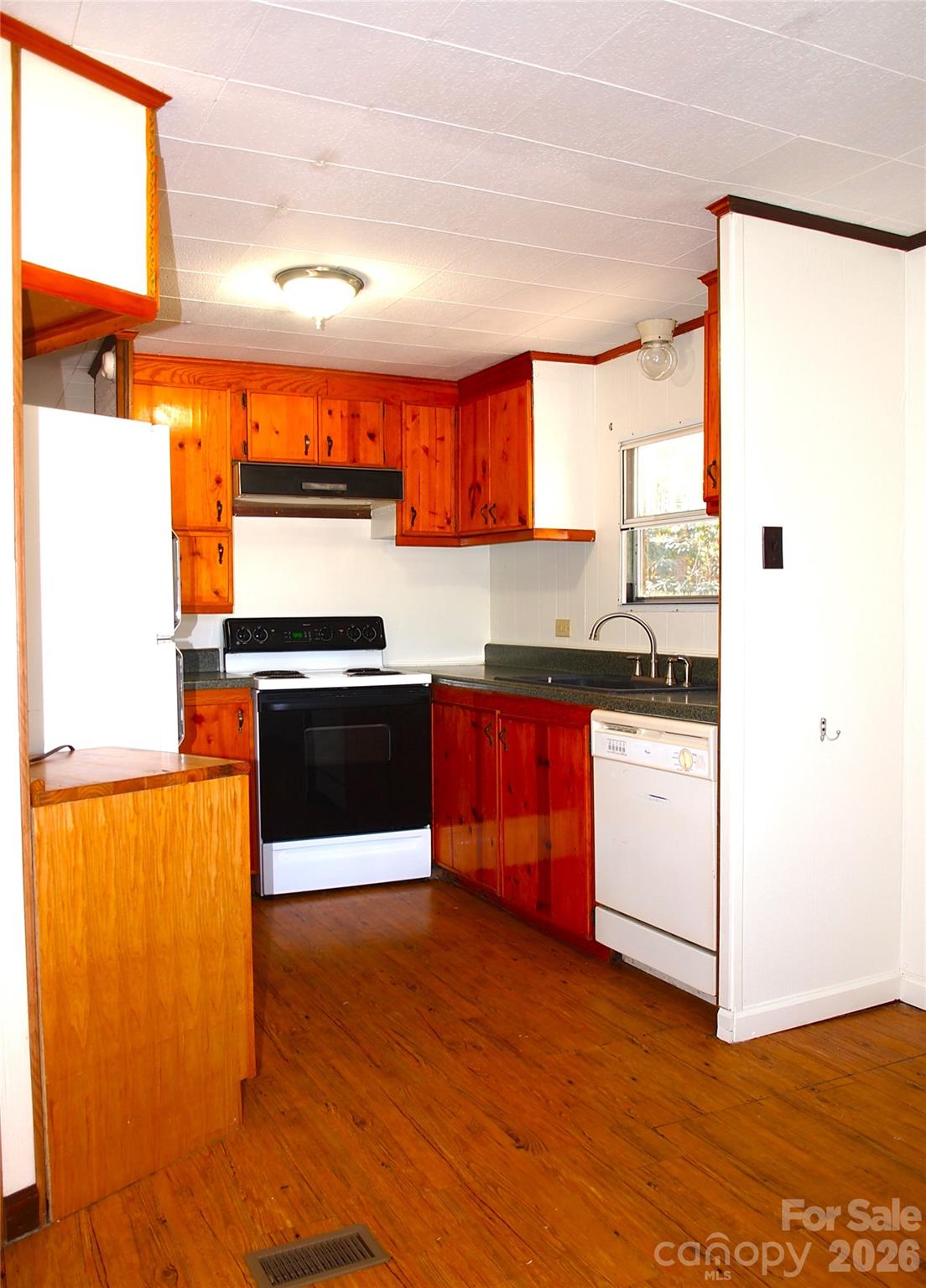 9 Smokey Cove Road — Canton