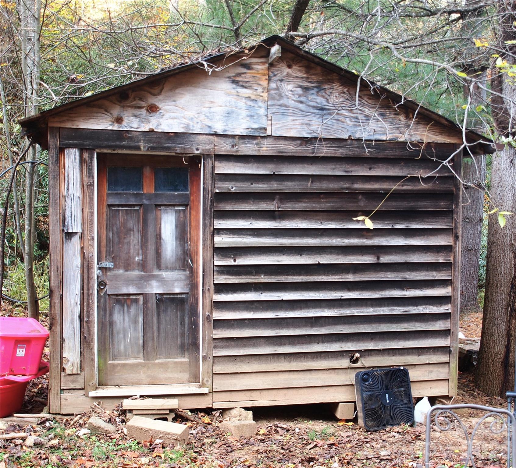 9 Smokey Cove Road — Canton