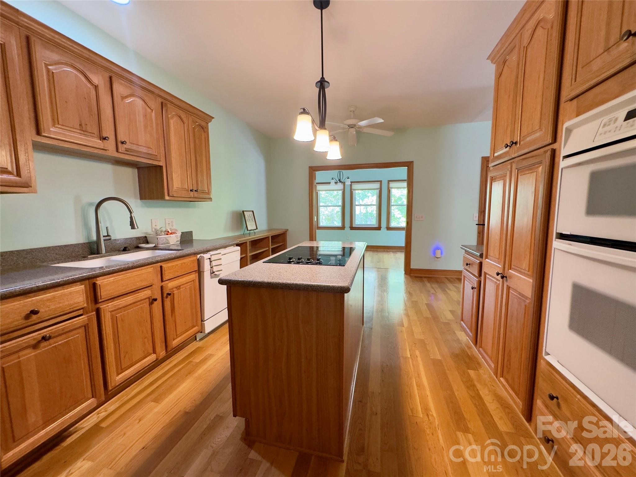 906 Rocky Cove Lane — Denton