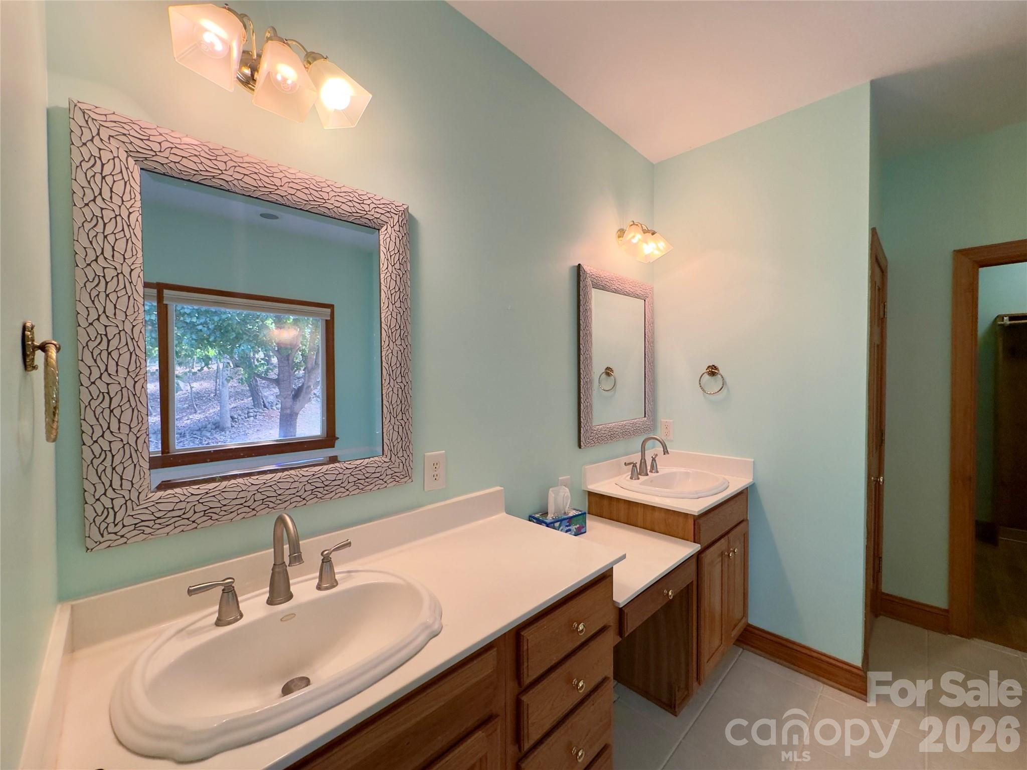 906 Rocky Cove Lane — Denton