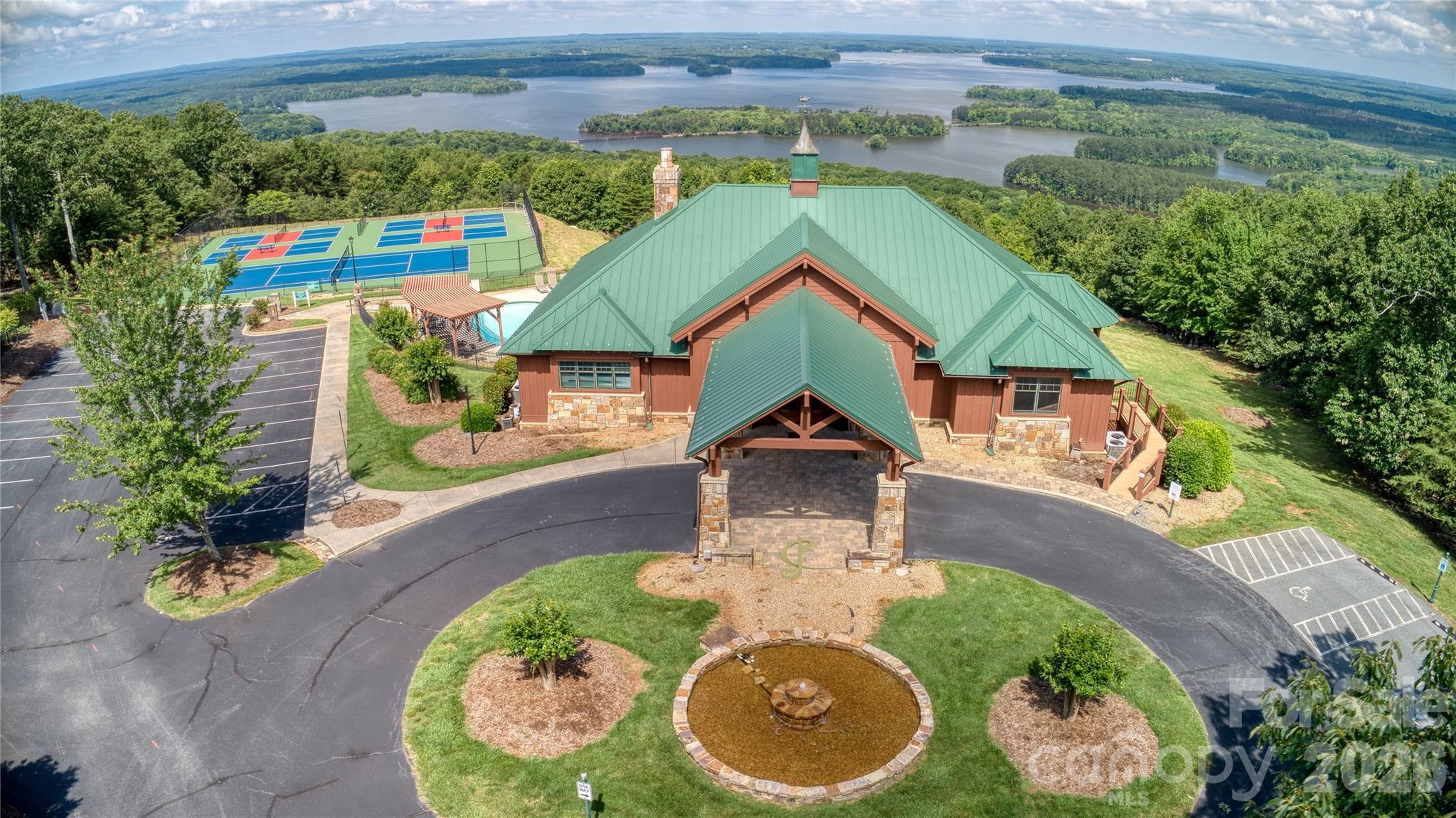 906 Rocky Cove Lane — Denton