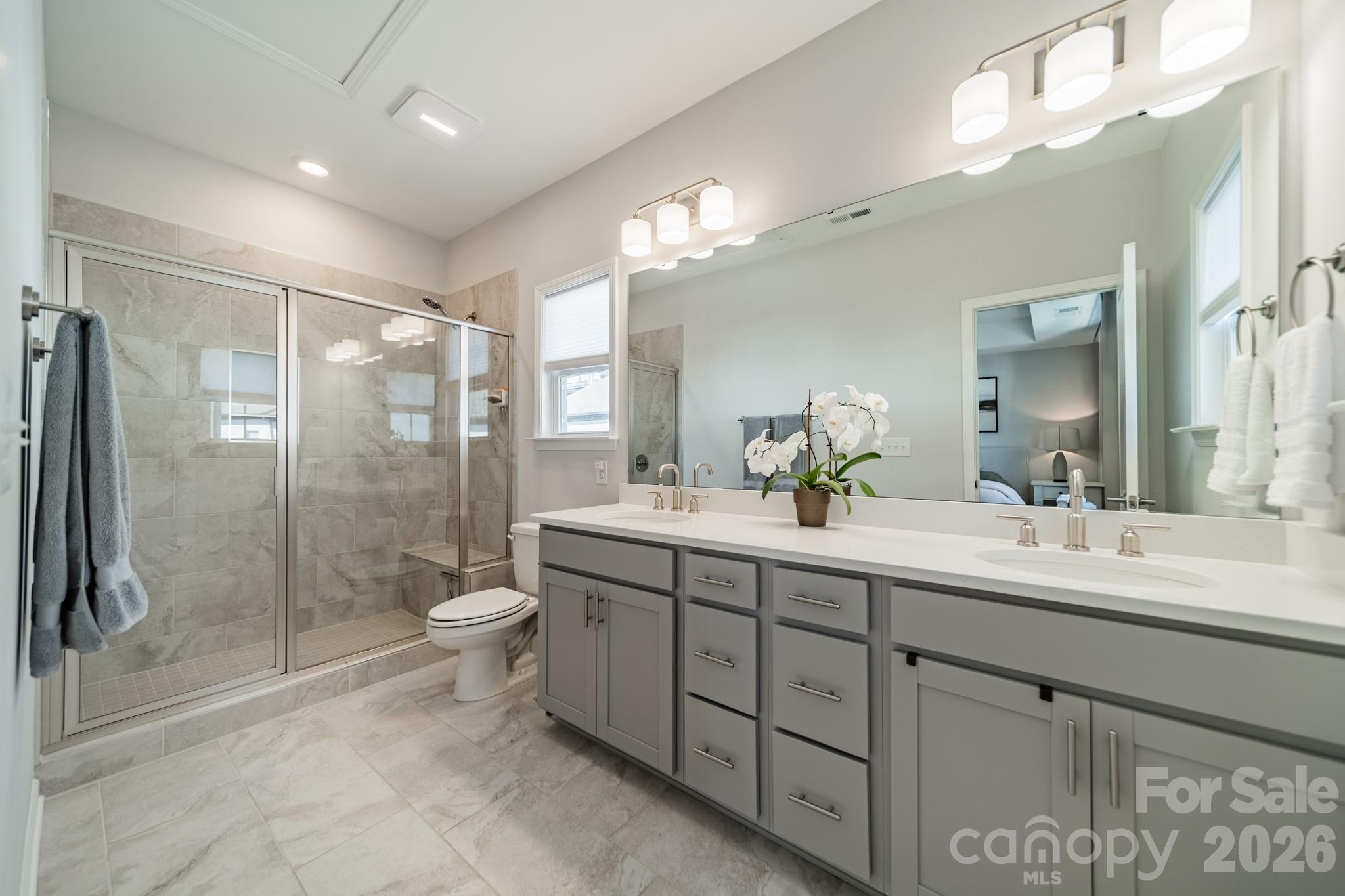 4040 Hidden Oaks Drive — Charlotte