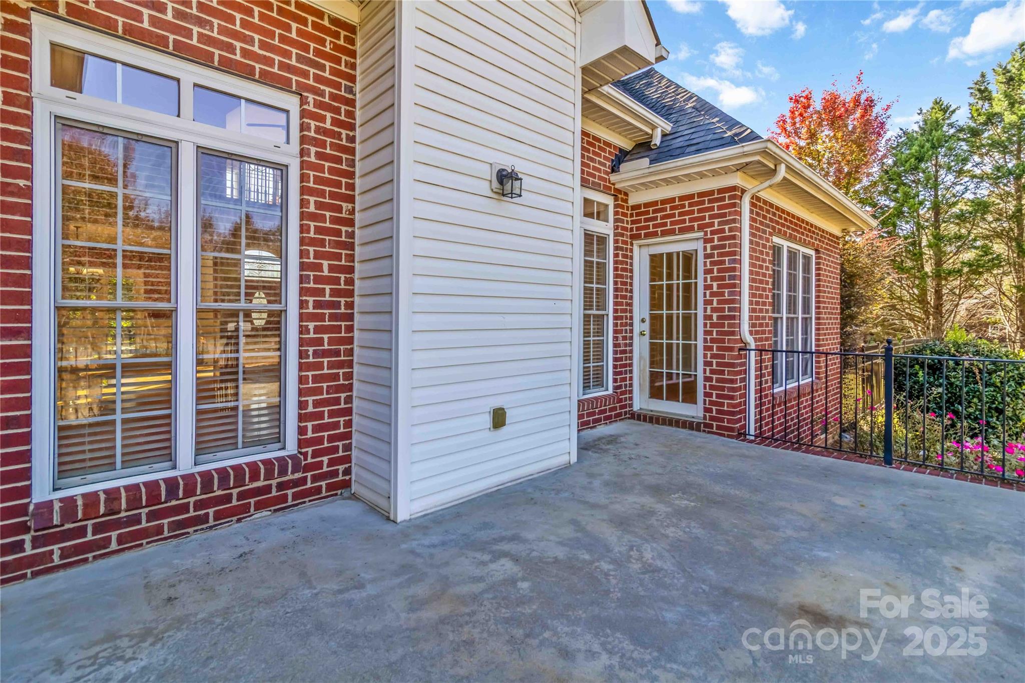 533 Mason Dickson Road — York