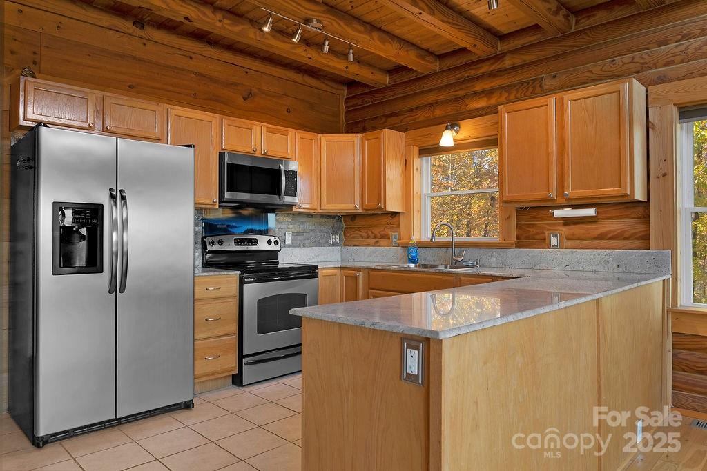 85 N Ridge Road — Rosman