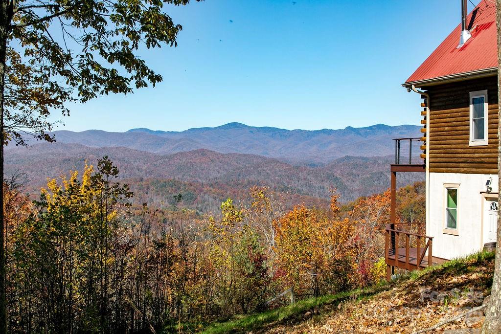 85 N Ridge Road — Rosman