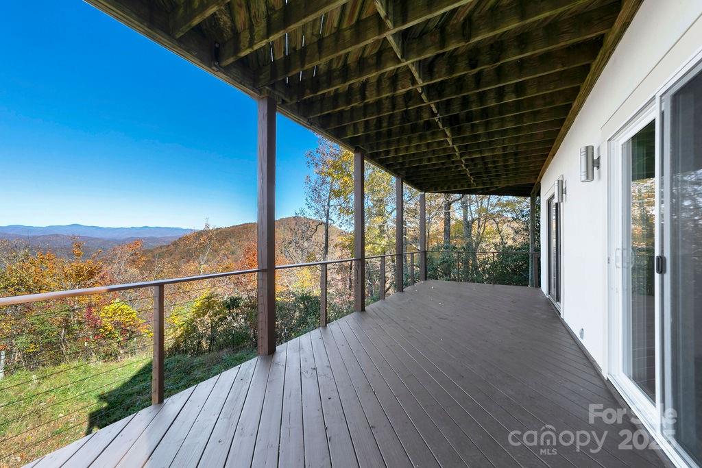 85 N Ridge Road — Rosman