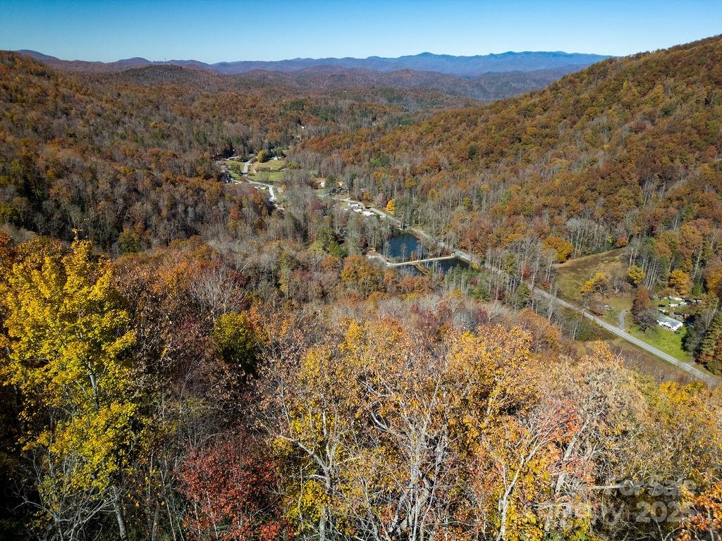 85 N Ridge Road — Rosman