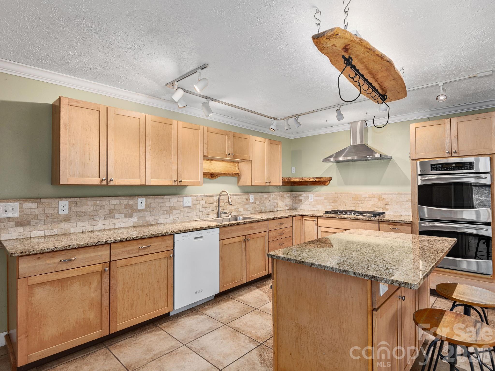 6 Star Berry Lane — Fairview