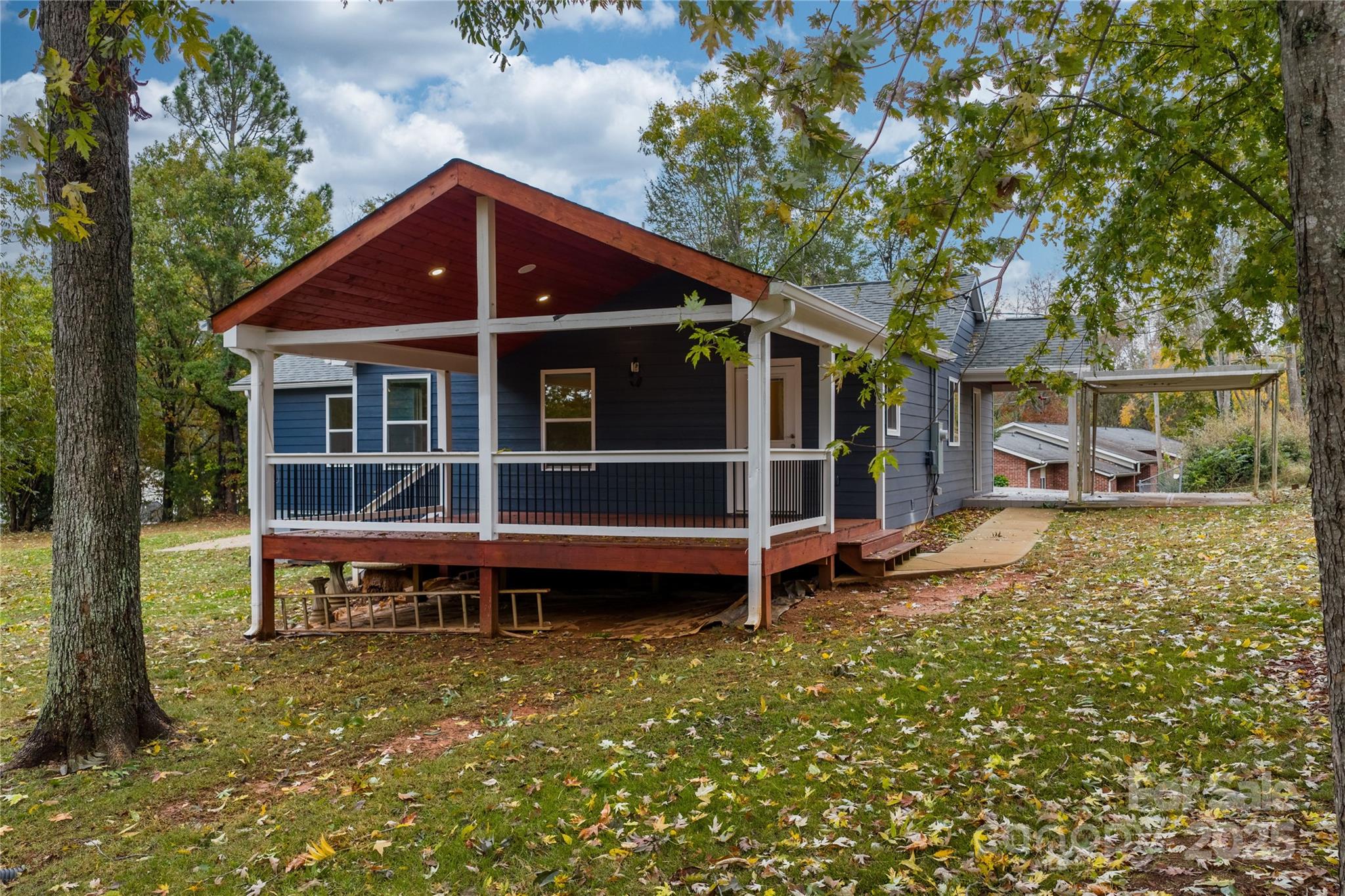 1515 Berkley Street SW — Lenoir