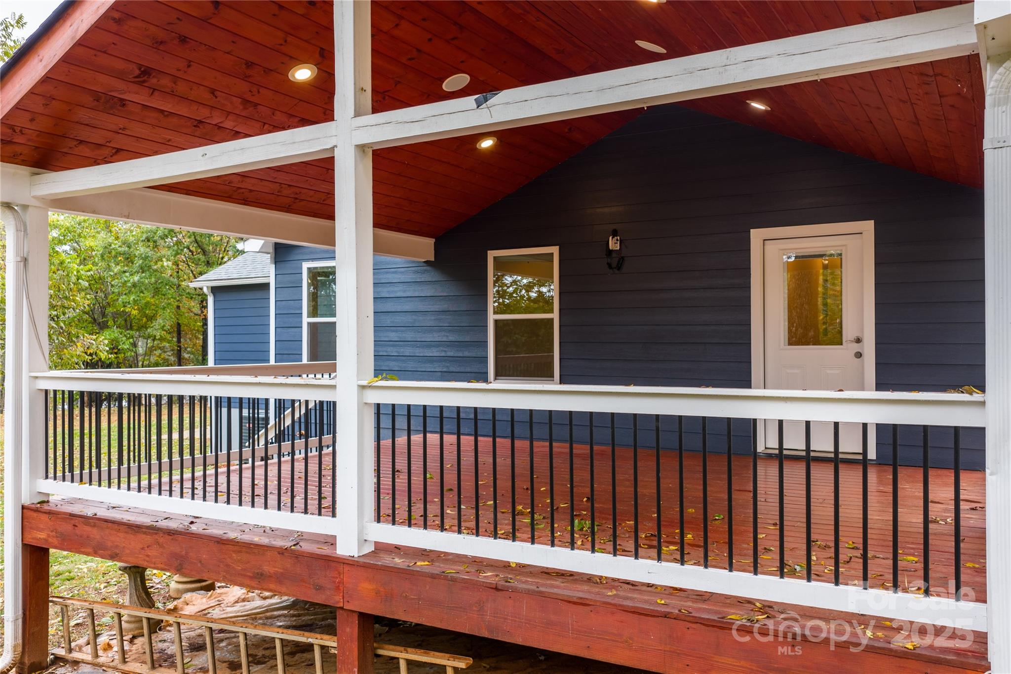 1515 Berkley Street SW — Lenoir