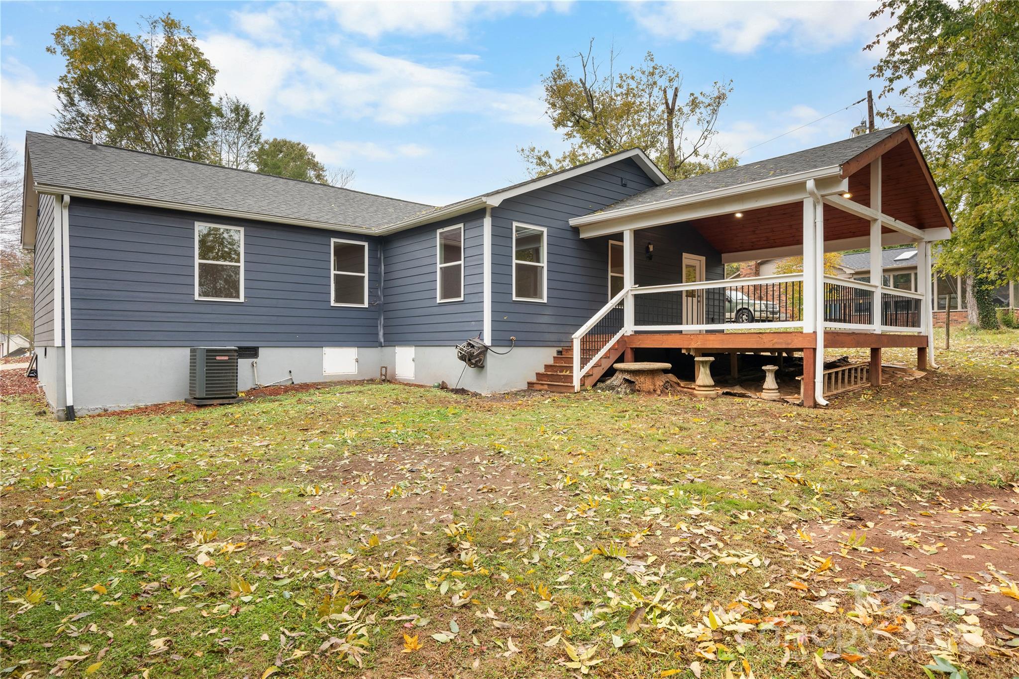 1515 Berkley Street SW — Lenoir