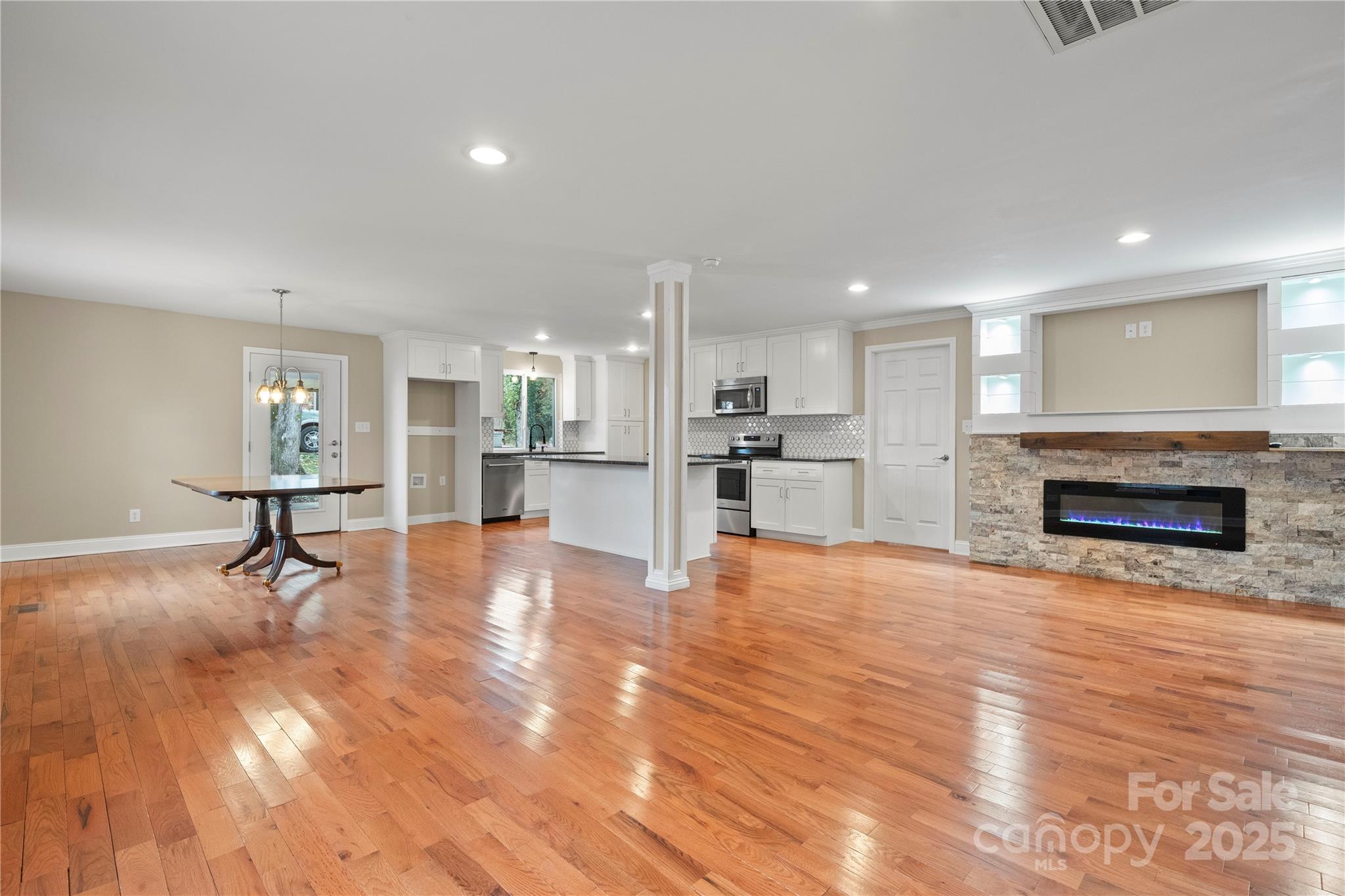 1515 Berkley Street SW — Lenoir