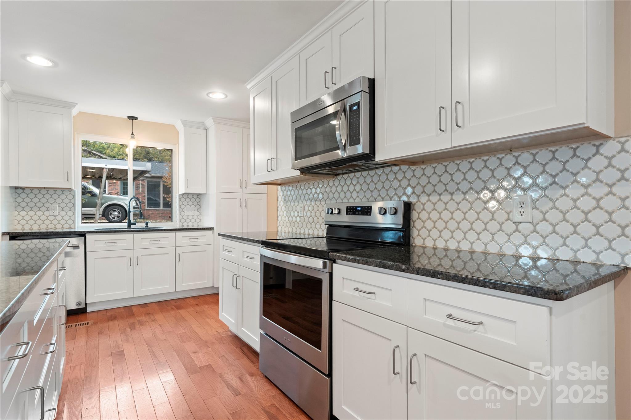 1515 Berkley Street SW — Lenoir